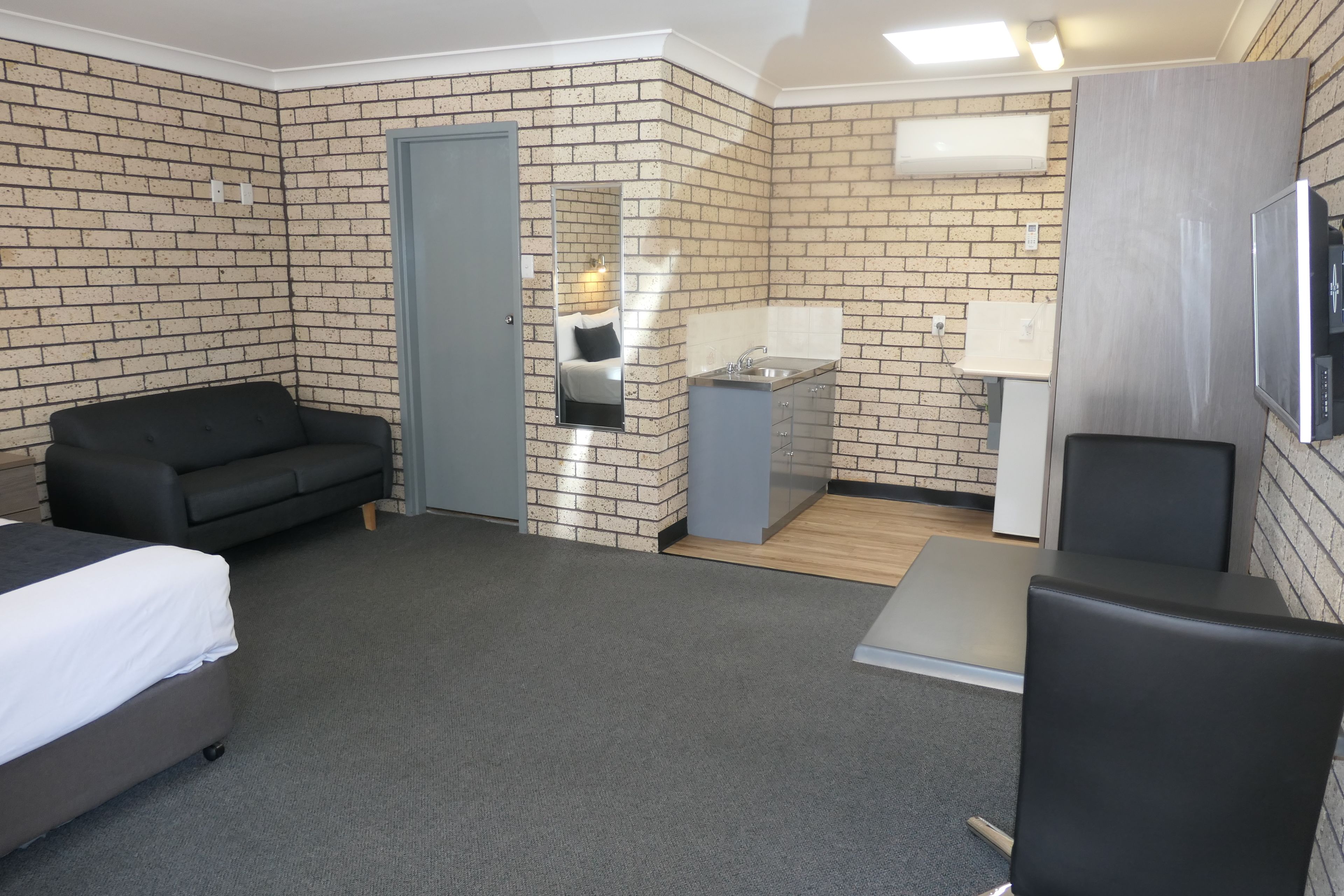 Cowra Crest Motel