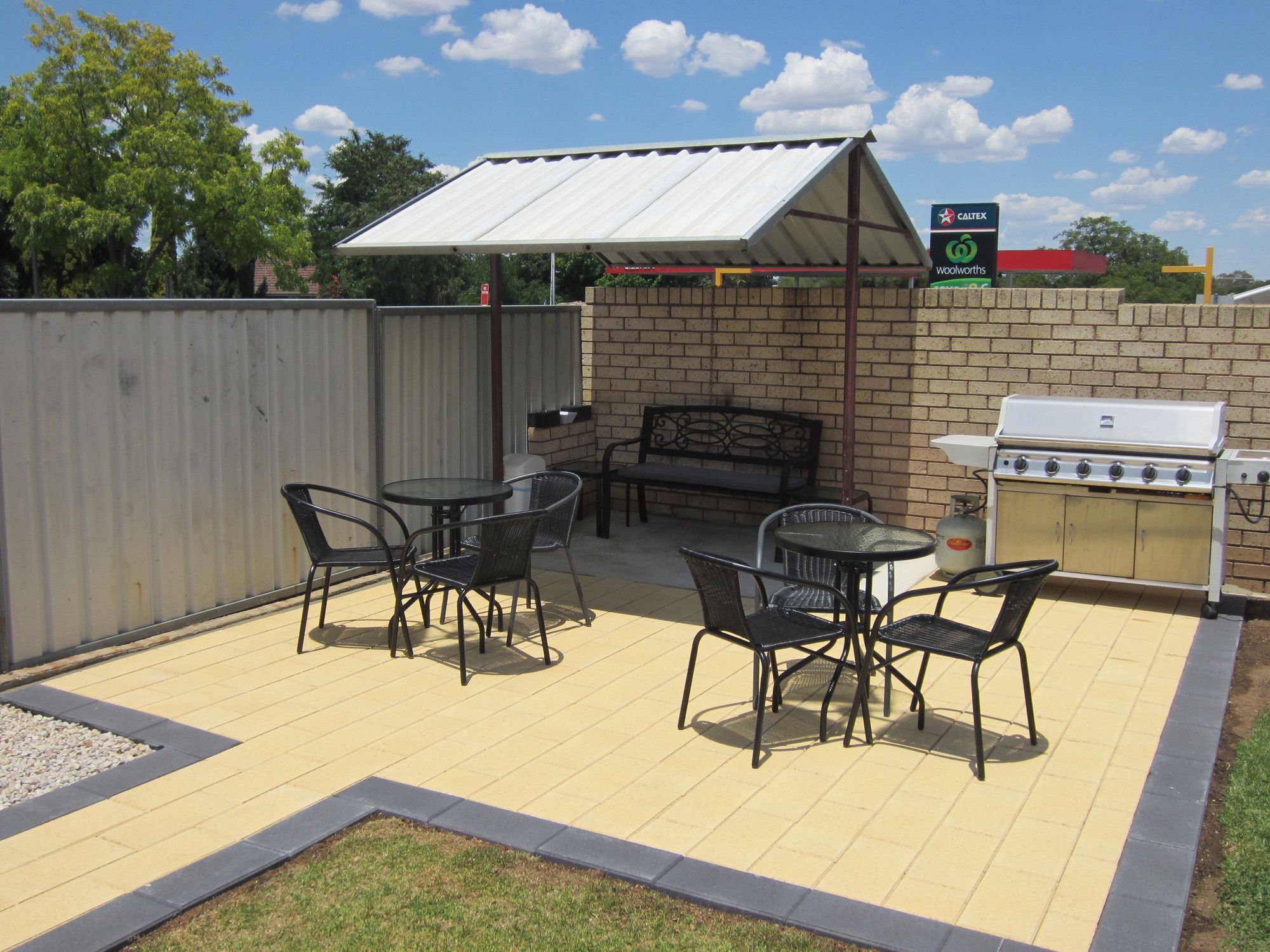 Cowra Crest Motel