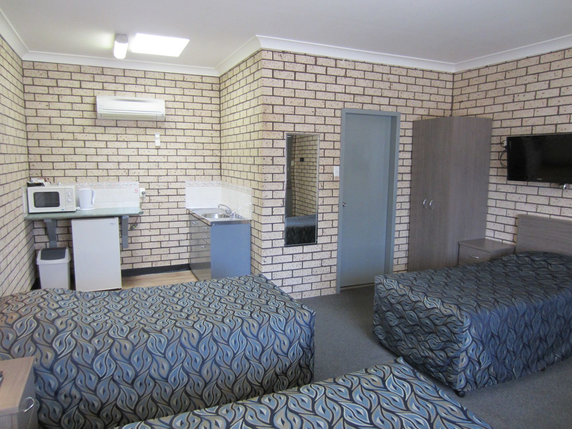 Cowra Crest Motel