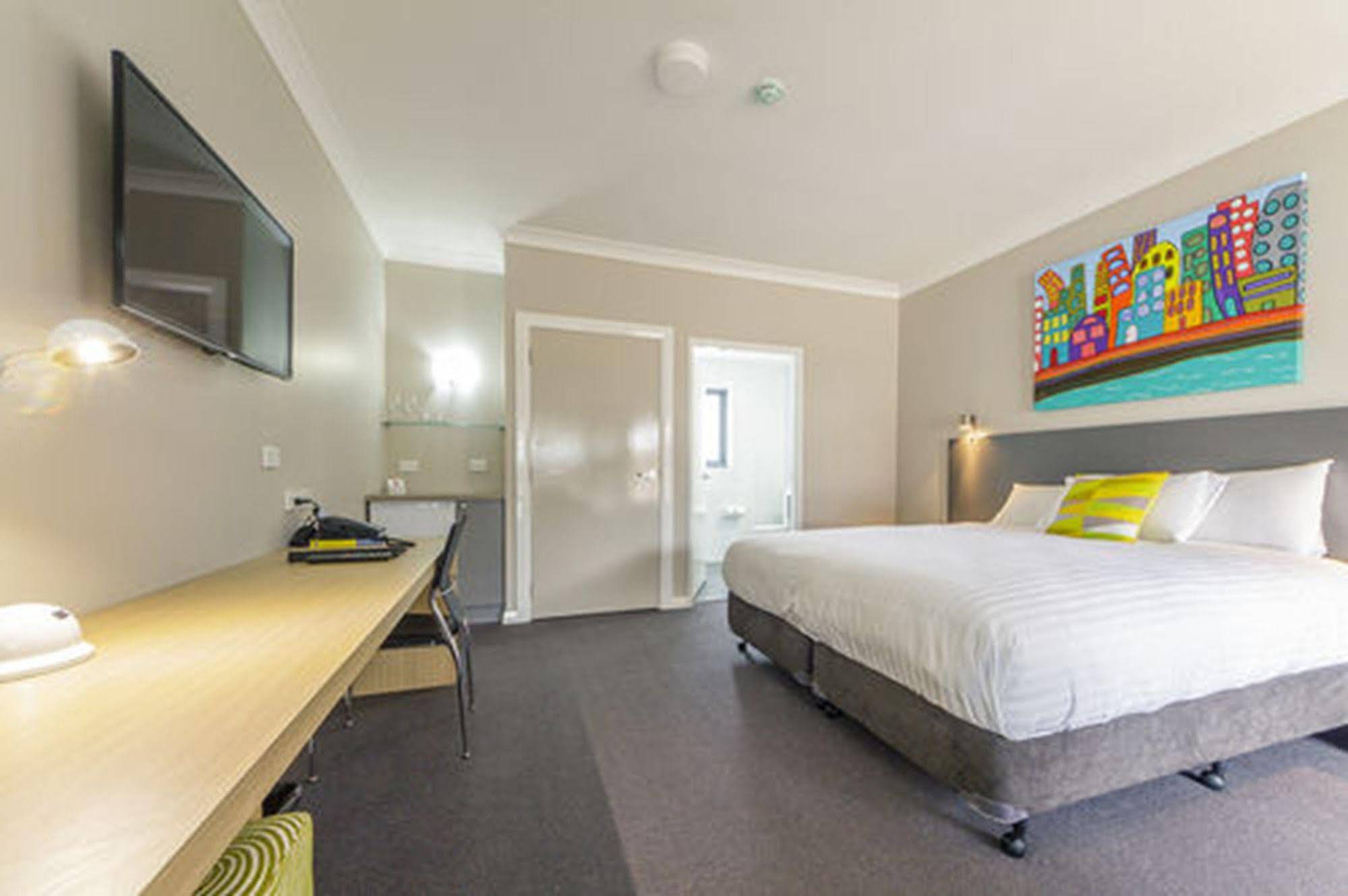 Cowra Services Club Motel