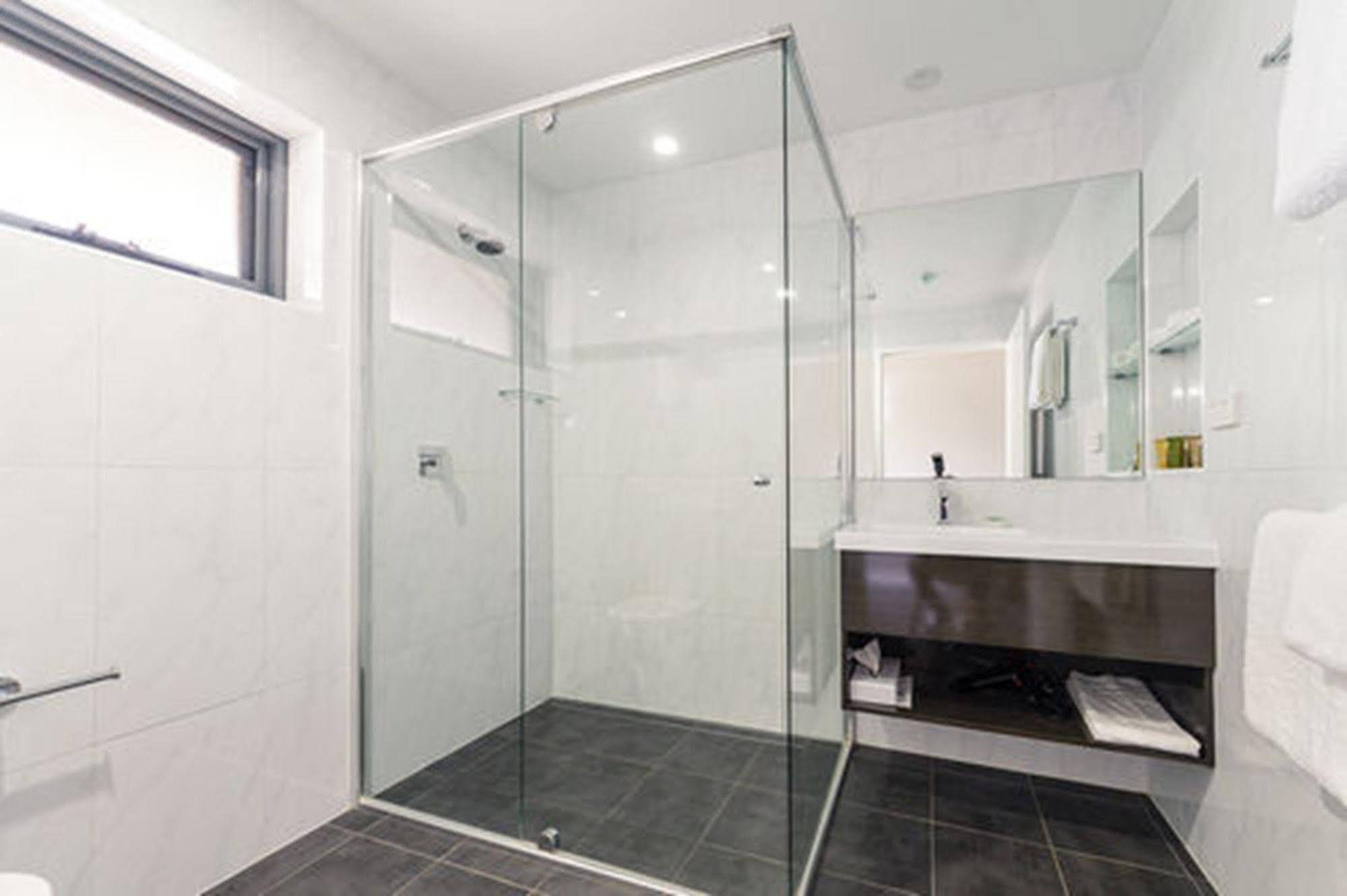 Cowra Services Club Motel