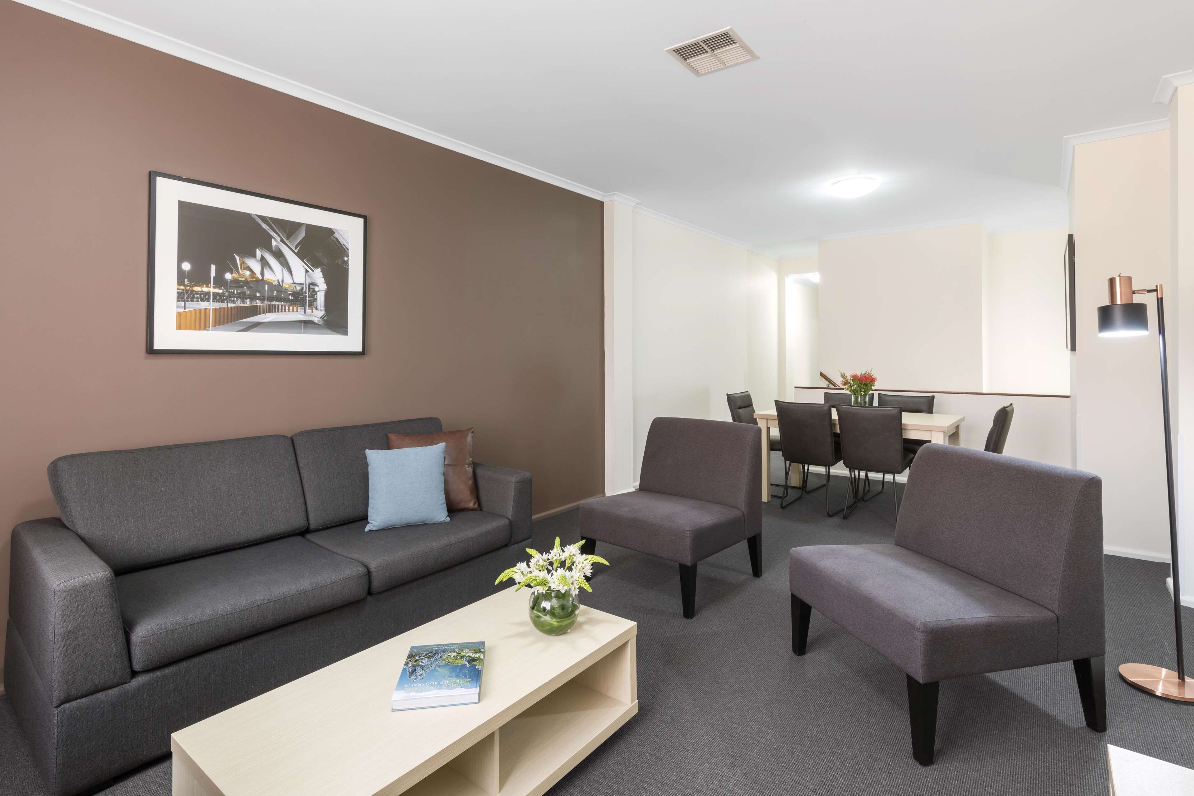 Oaks Sydney Goldsbrough Suites