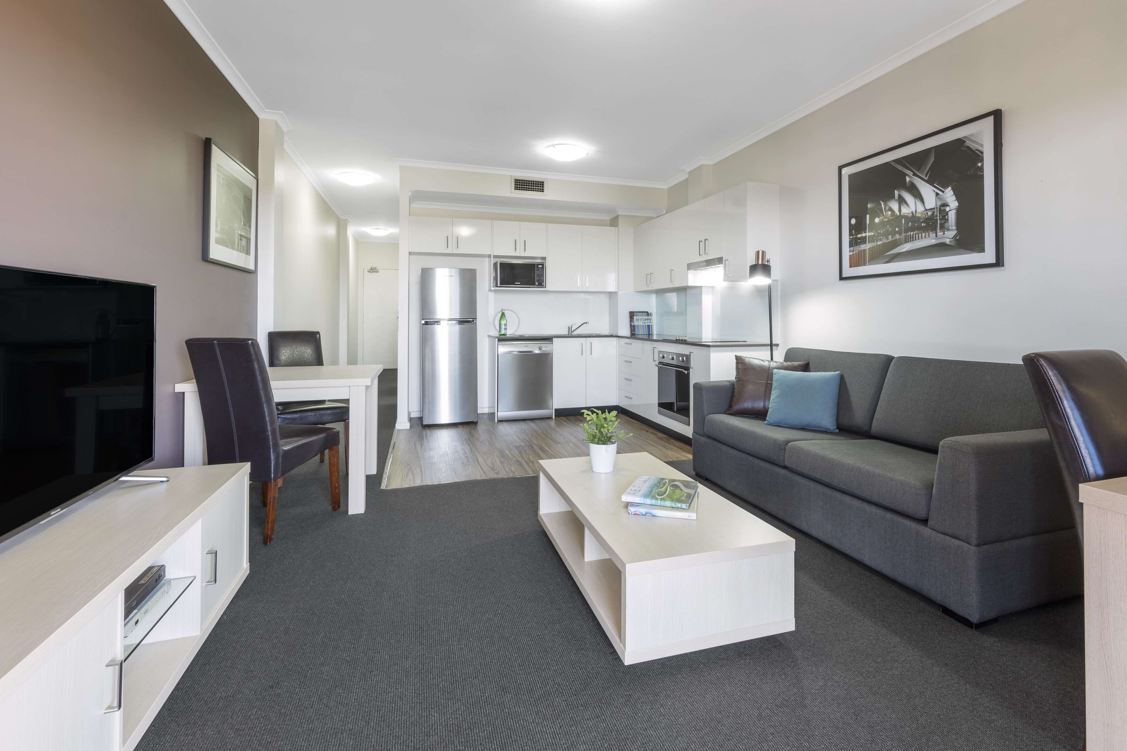 Oaks Sydney Goldsbrough Suites