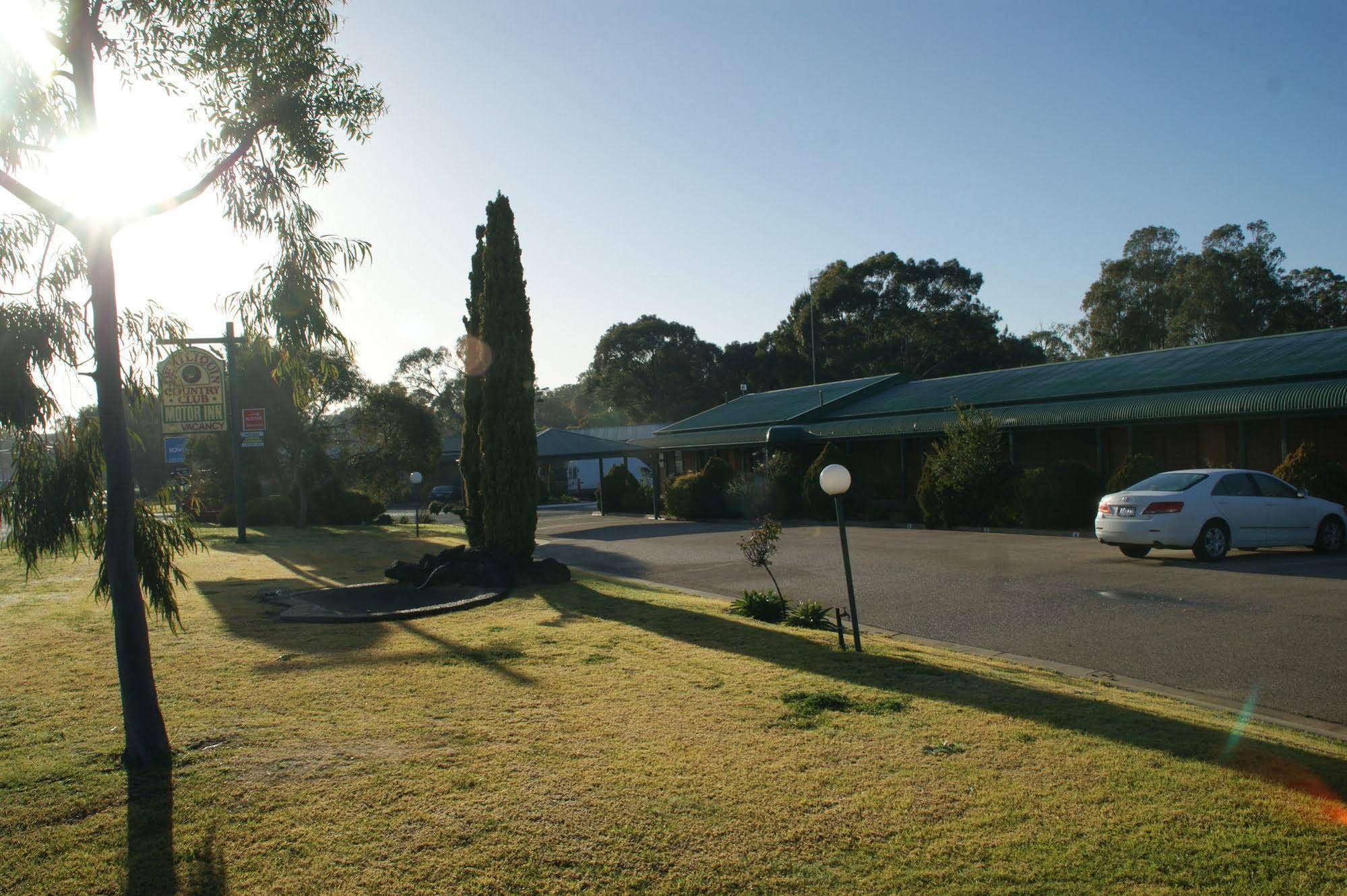 Deniliquin Country Club Motor Inn
