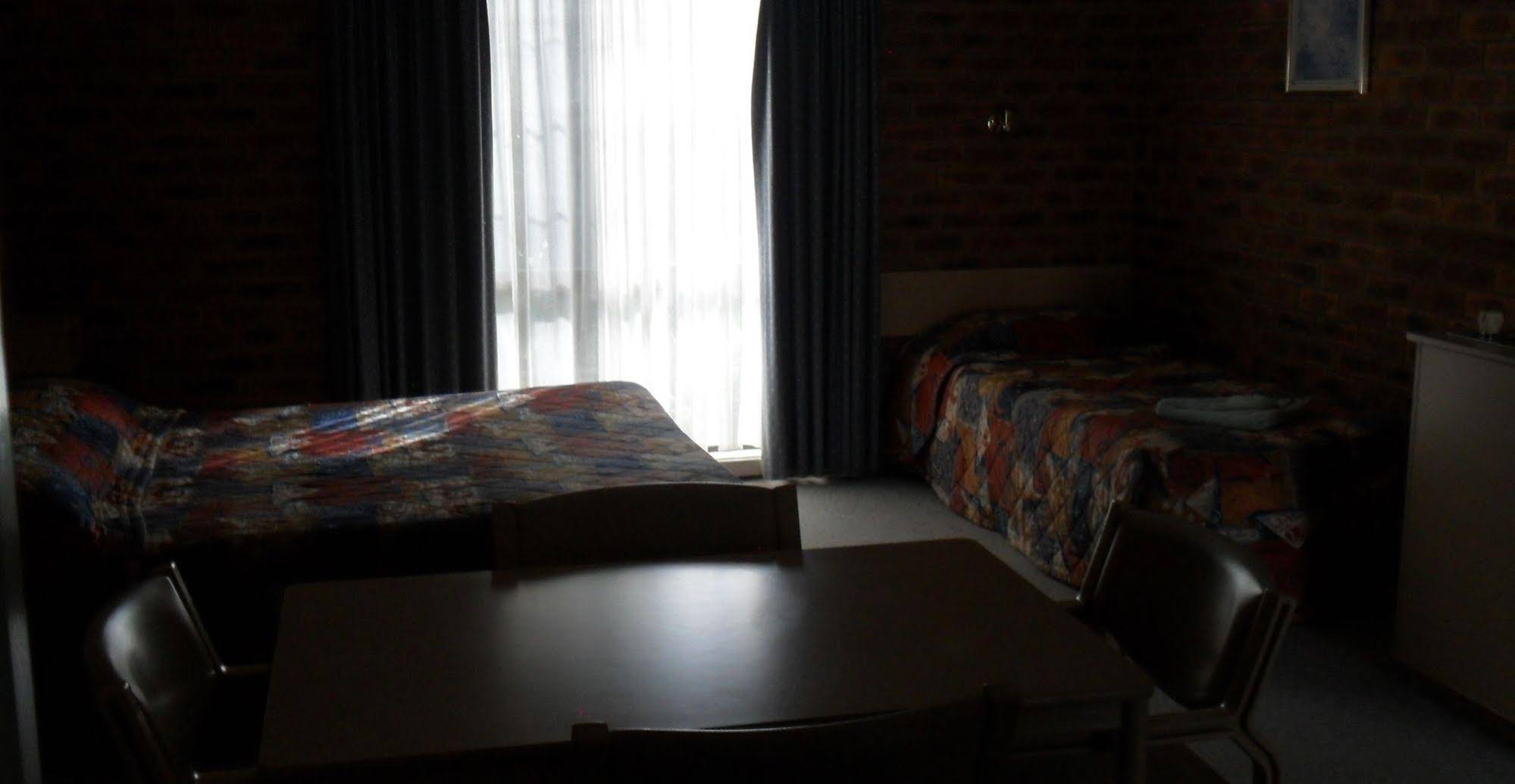 Settlement Motor Inn