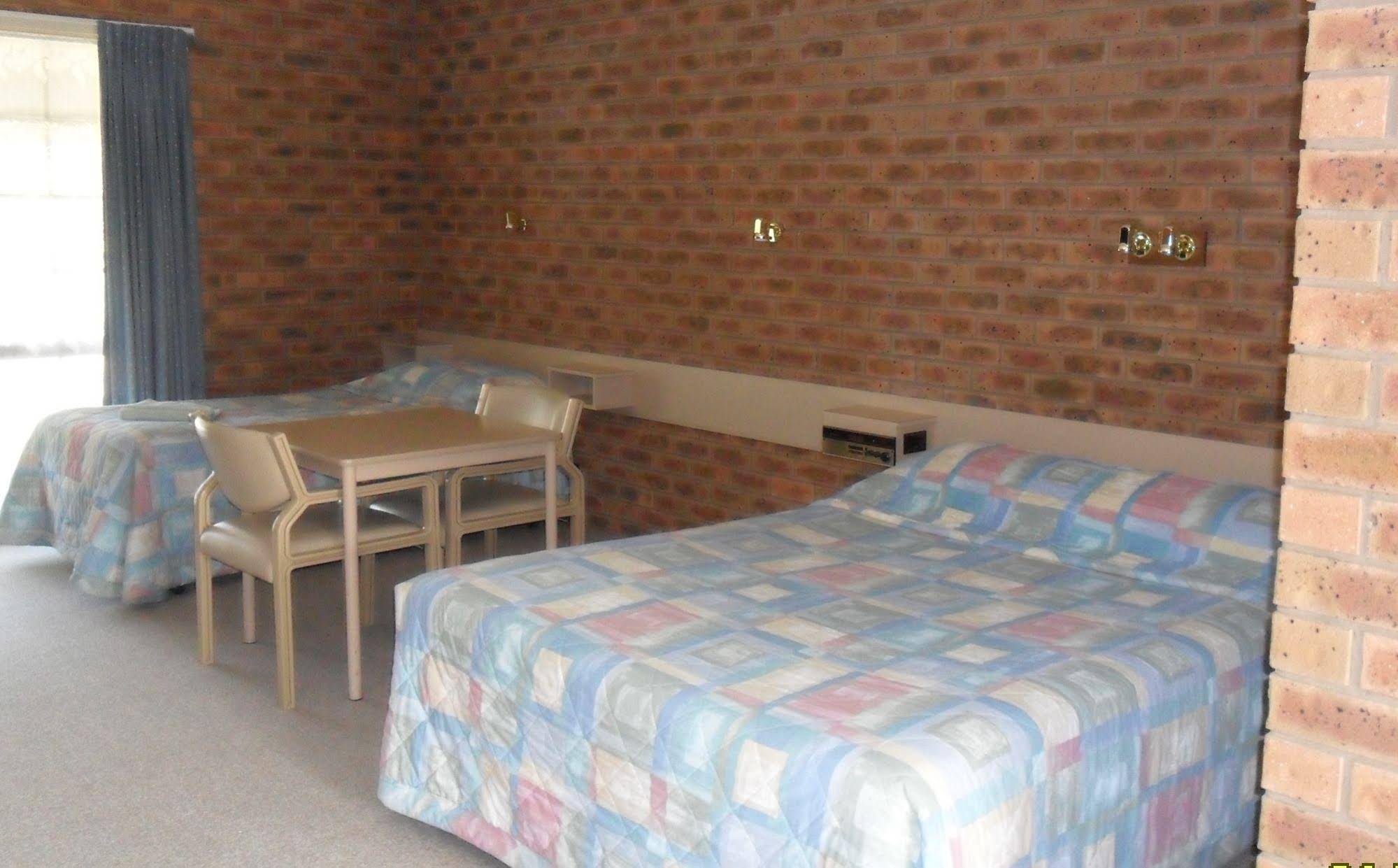 Settlement Motor Inn