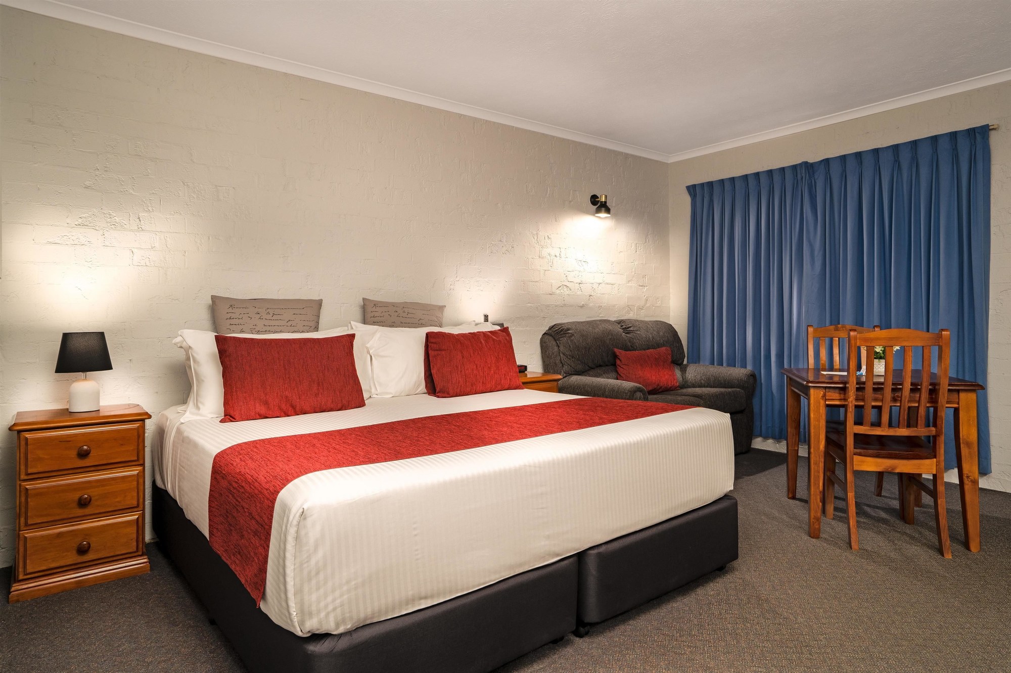 SureStay Hotel by Best Western Blue Diamond Motor Inn