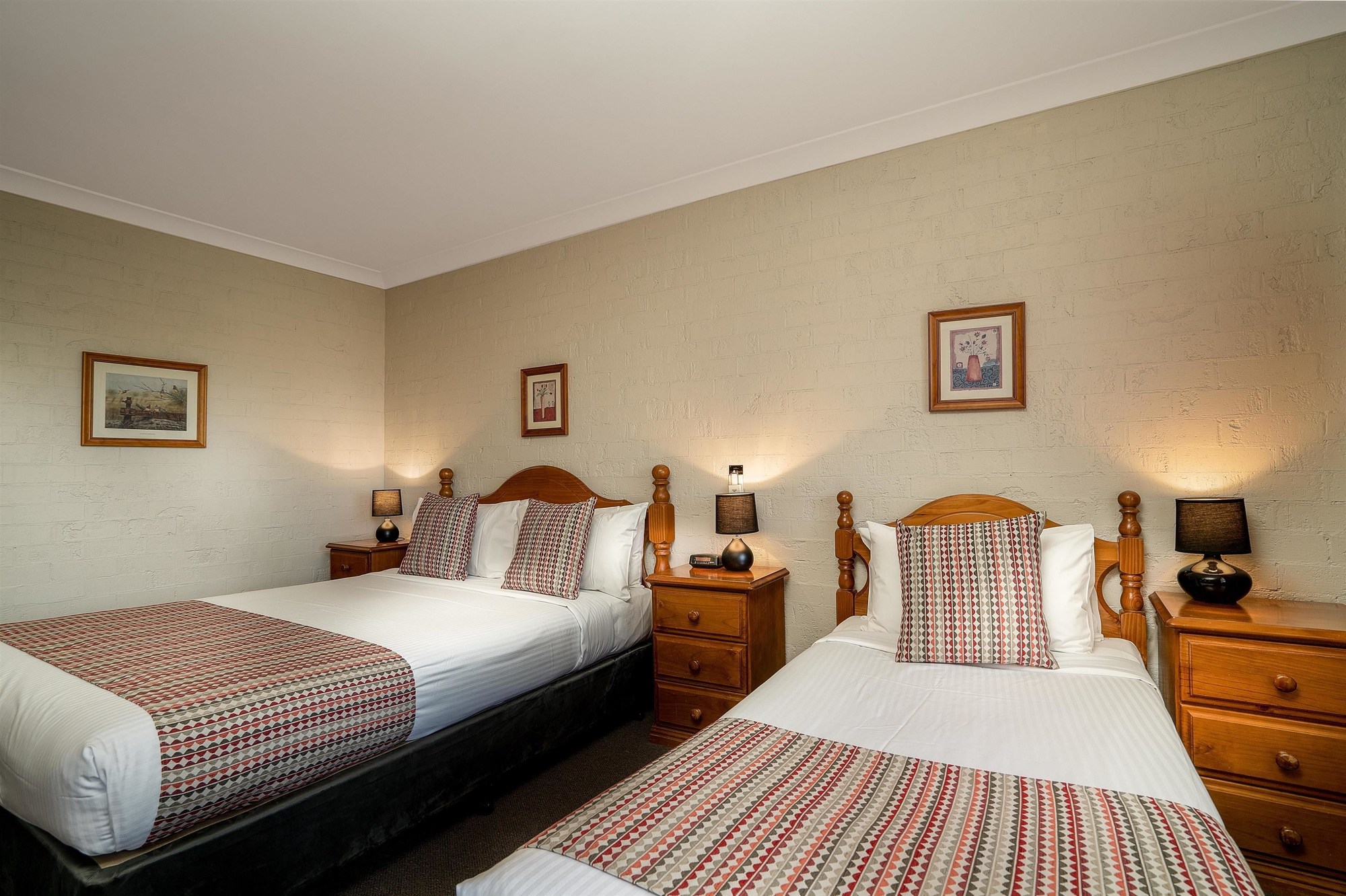 SureStay Hotel by Best Western Blue Diamond Motor Inn