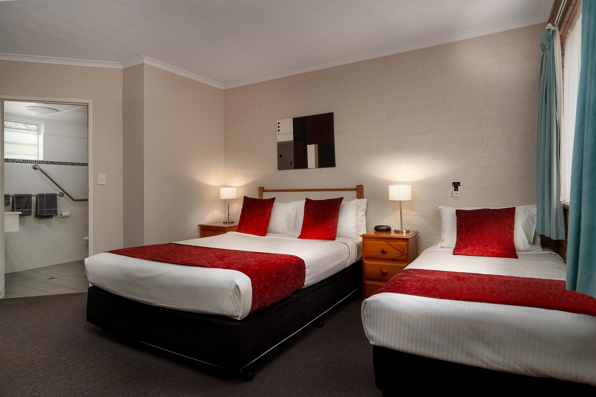 SureStay Hotel by Best Western Blue Diamond Motor Inn