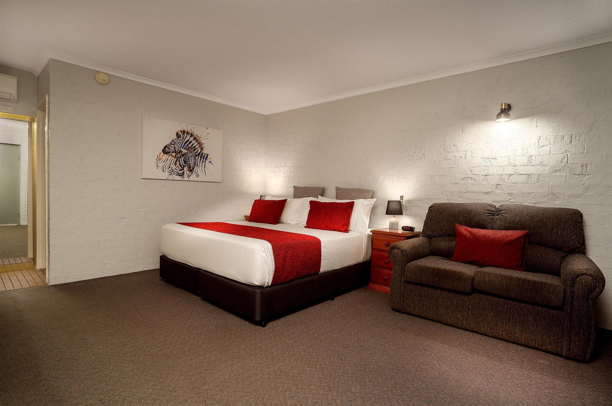 SureStay Hotel by Best Western Blue Diamond Motor Inn