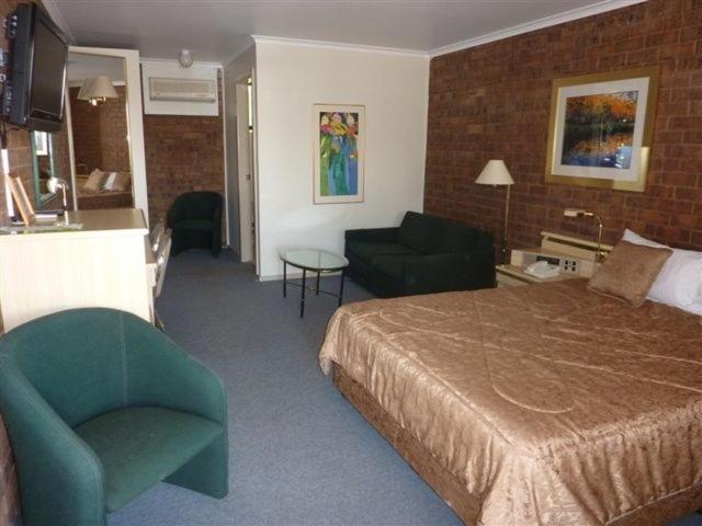 Countryman Motor Inn