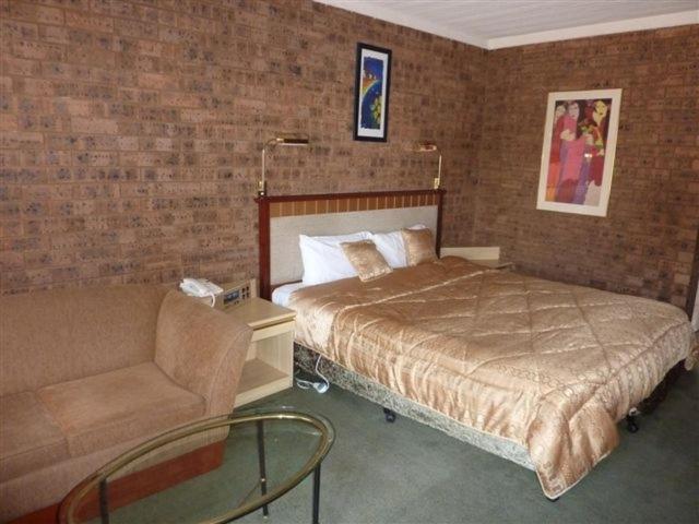 Countryman Motor Inn