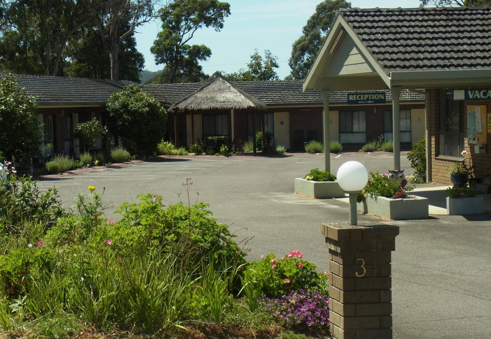 Eden Golf View Motel
