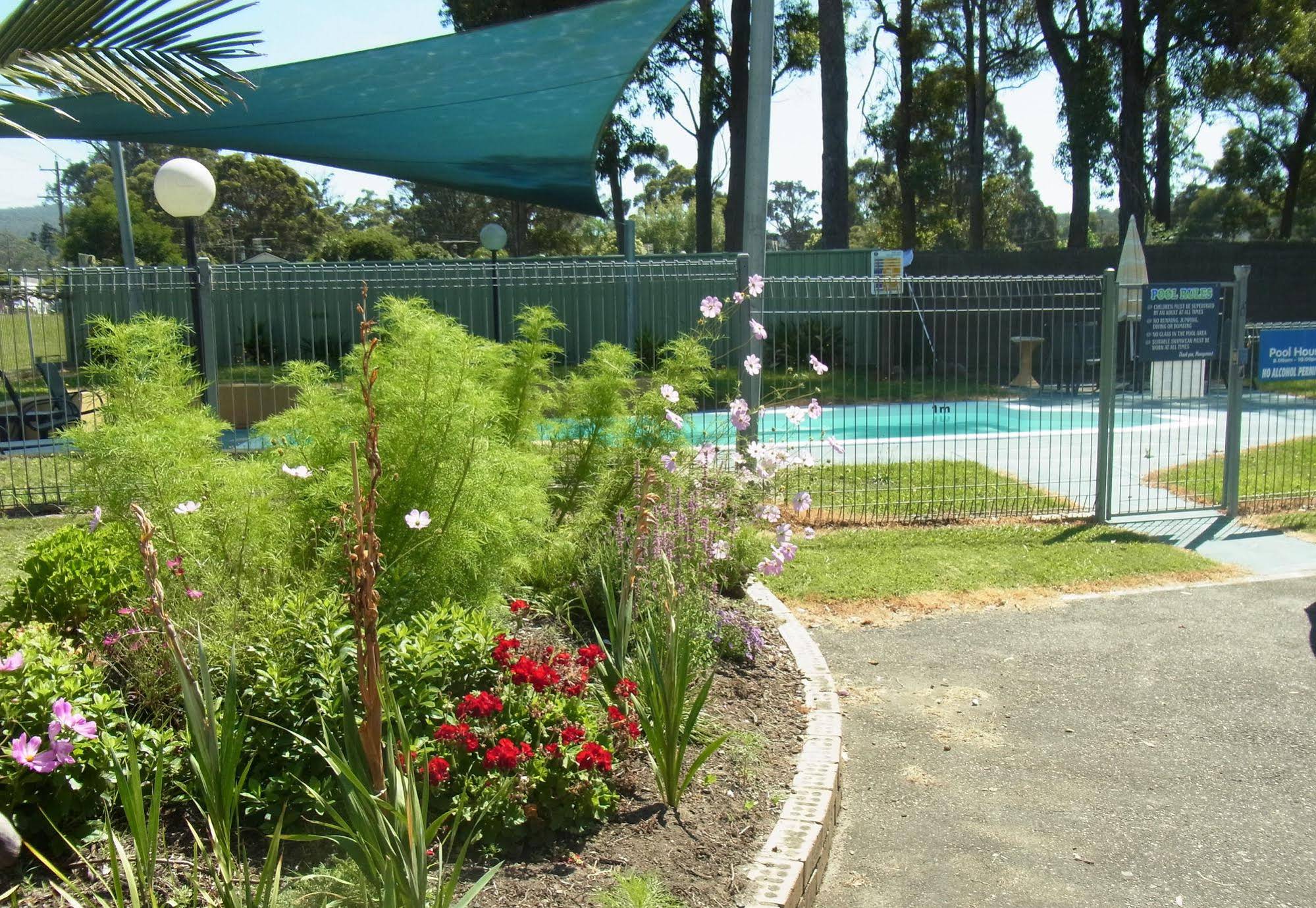 Eden Golf View Motel