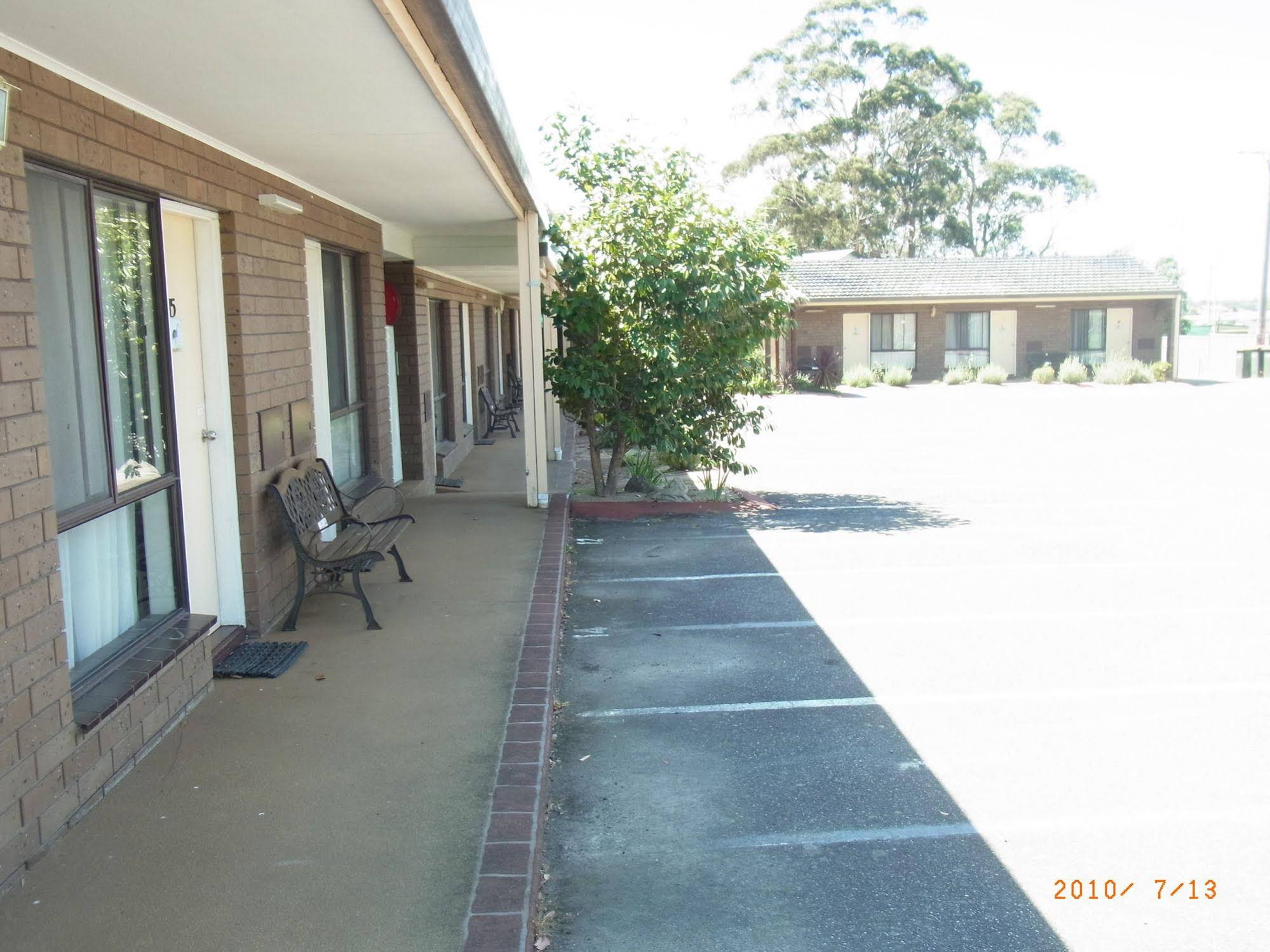 Eden Golf View Motel