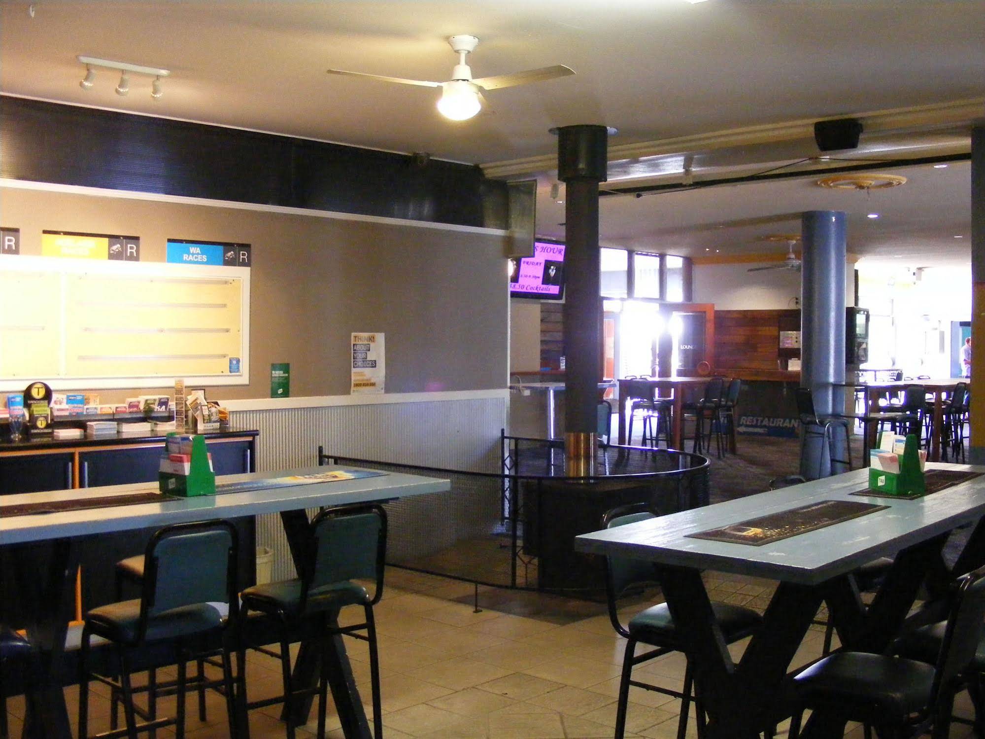 Hotel Illawong Evans Head