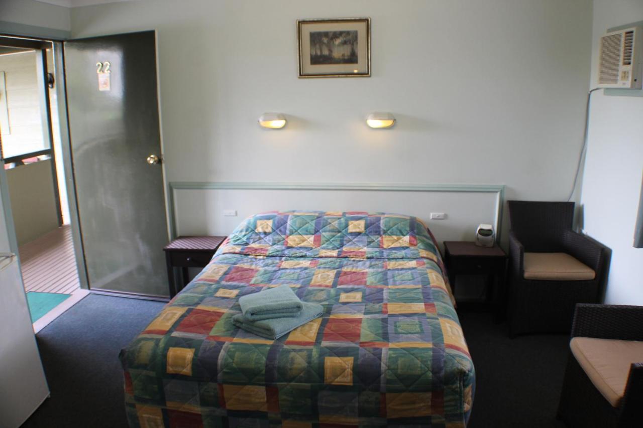 Lake Forbes Motel