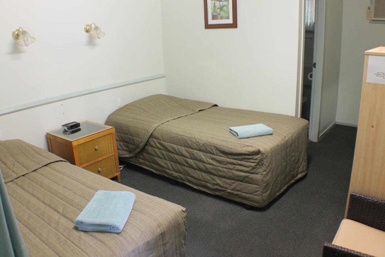 Lake Forbes Motel