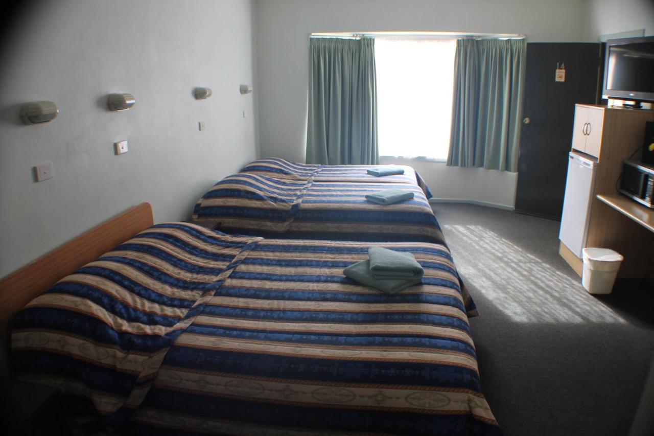 Lake Forbes Motel