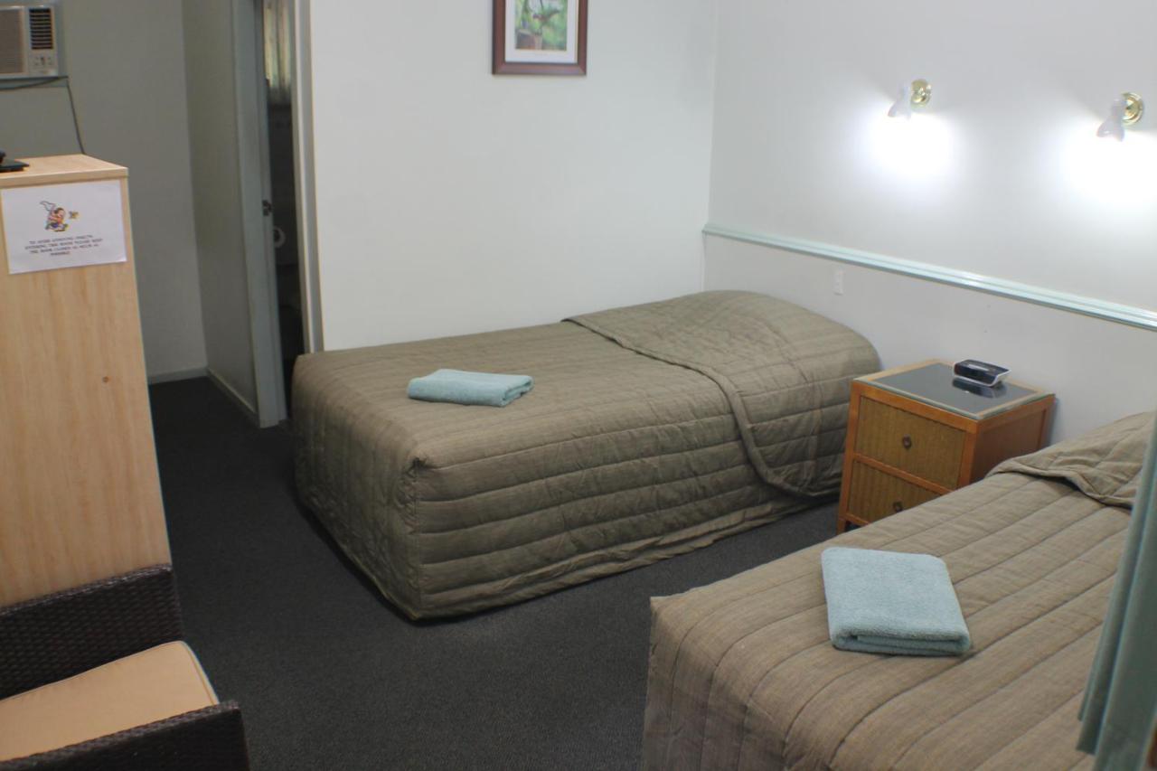 Lake Forbes Motel