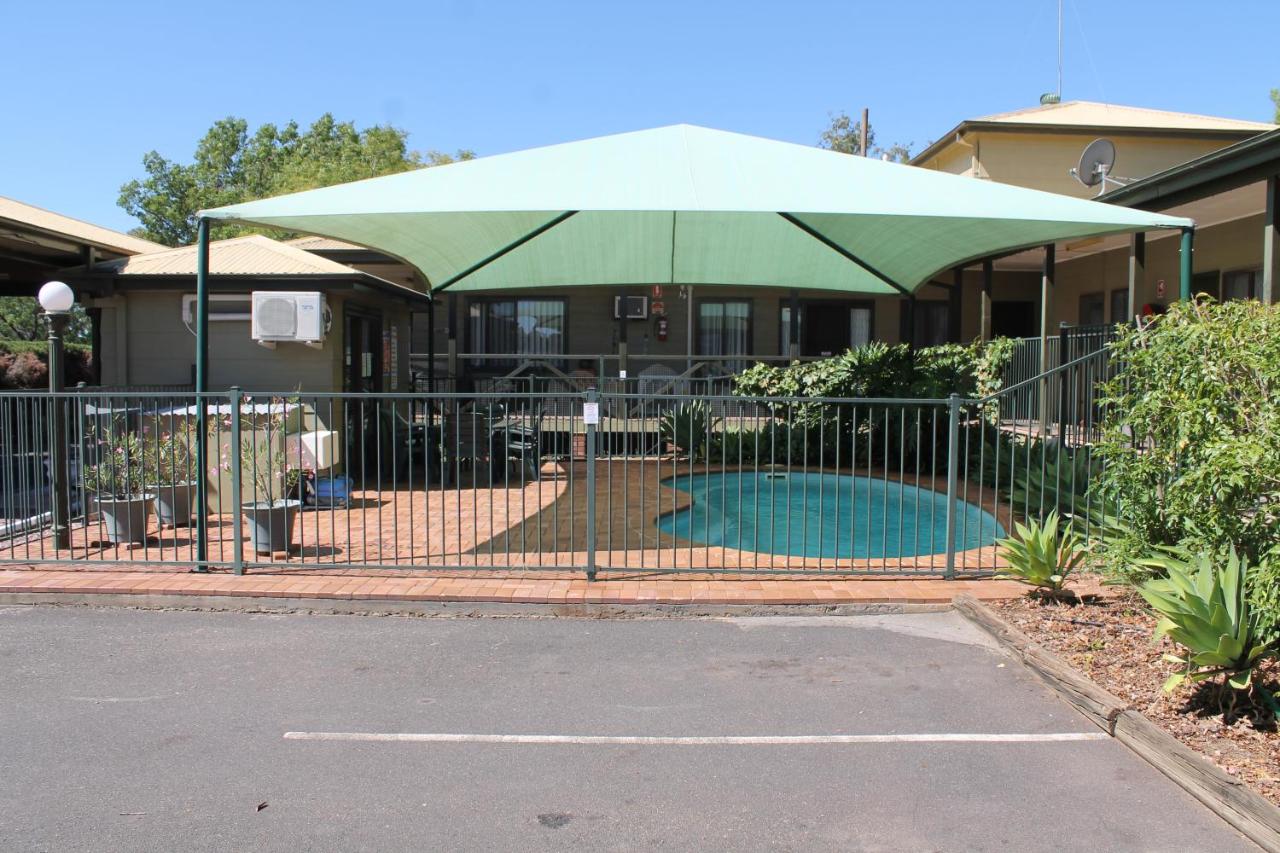 Lake Forbes Motel