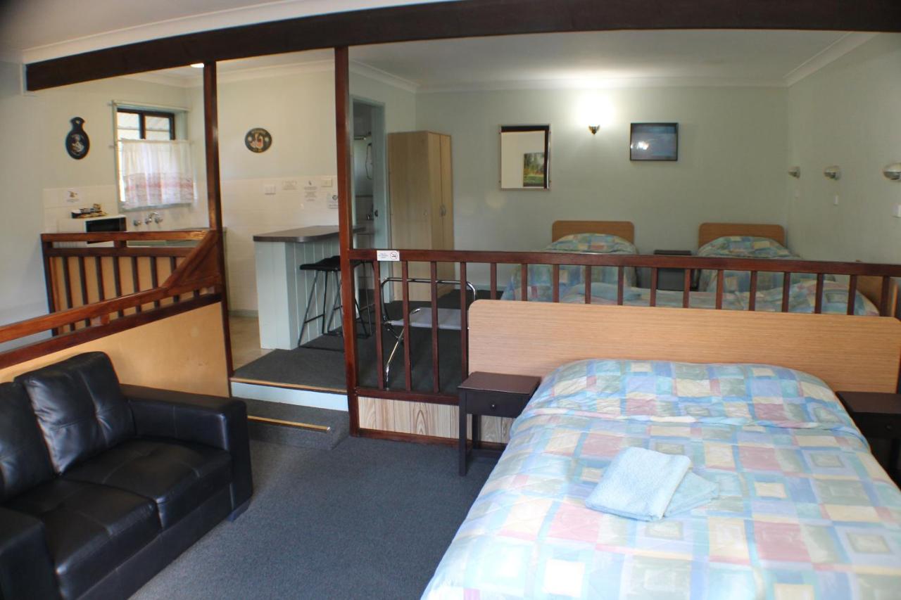 Lake Forbes Motel