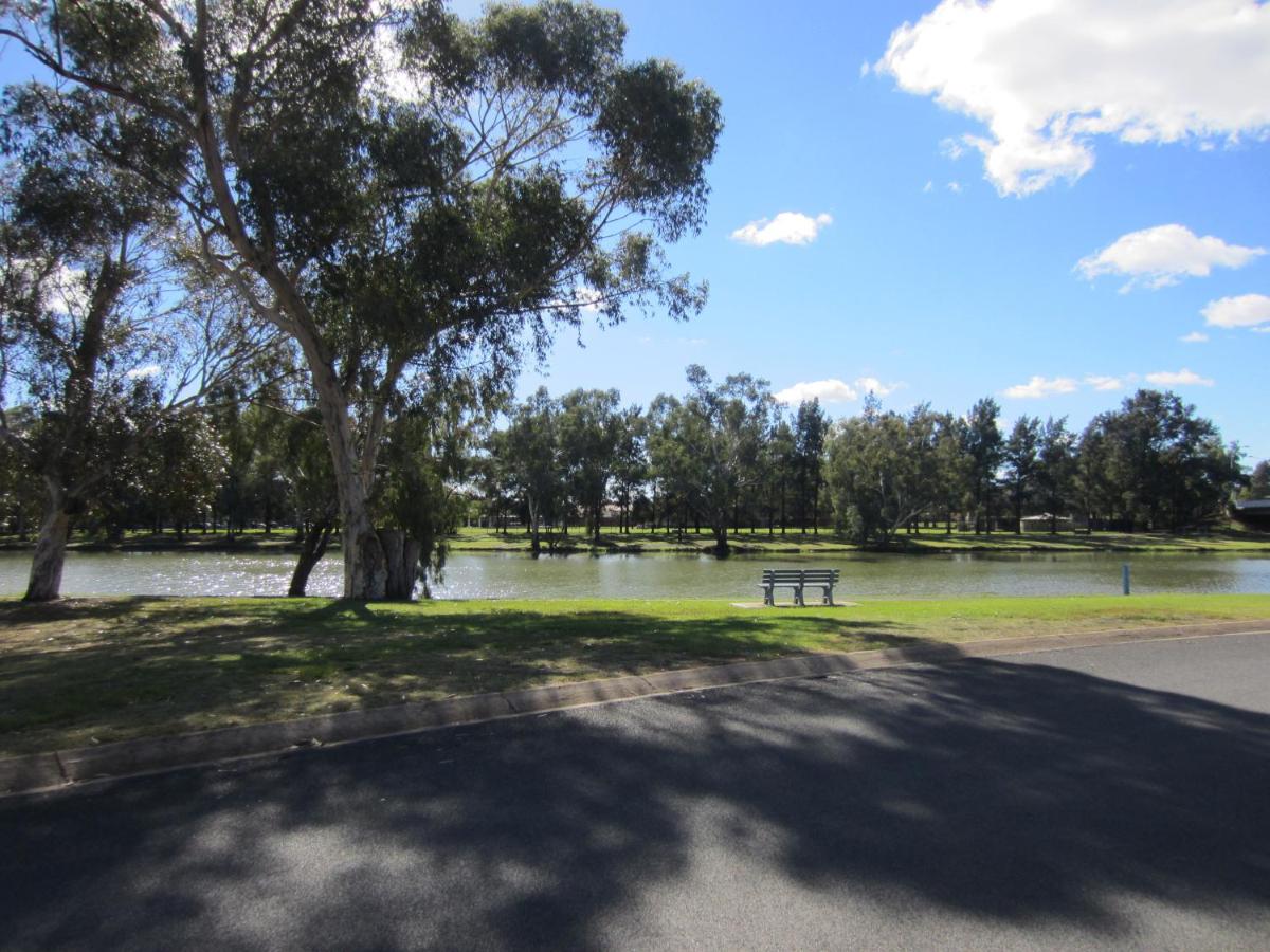 Lake Forbes Motel