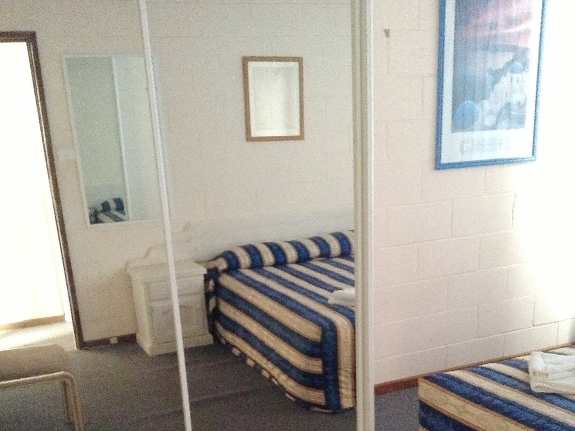The Plainsman Motel