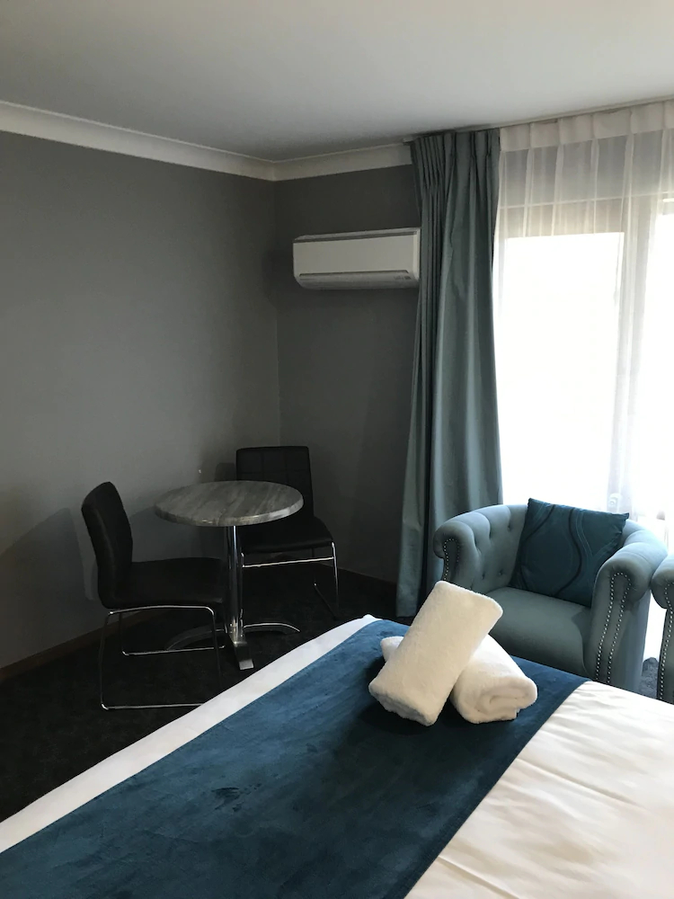 Town & Country Motor Inn Forbes