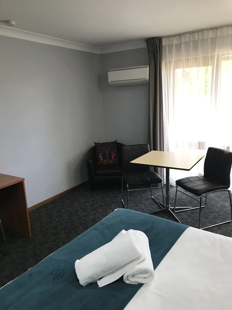 Town & Country Motor Inn Forbes