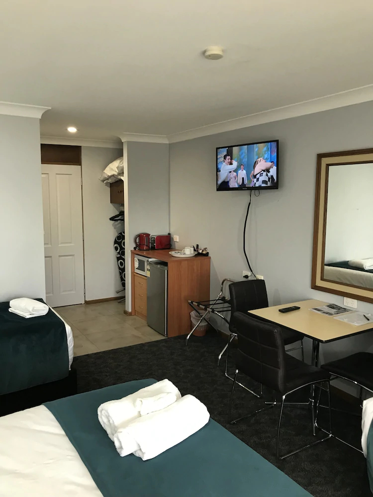Town & Country Motor Inn Forbes