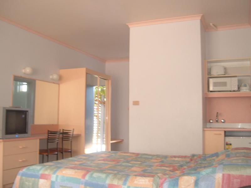 Golden Sands Motor Inn
