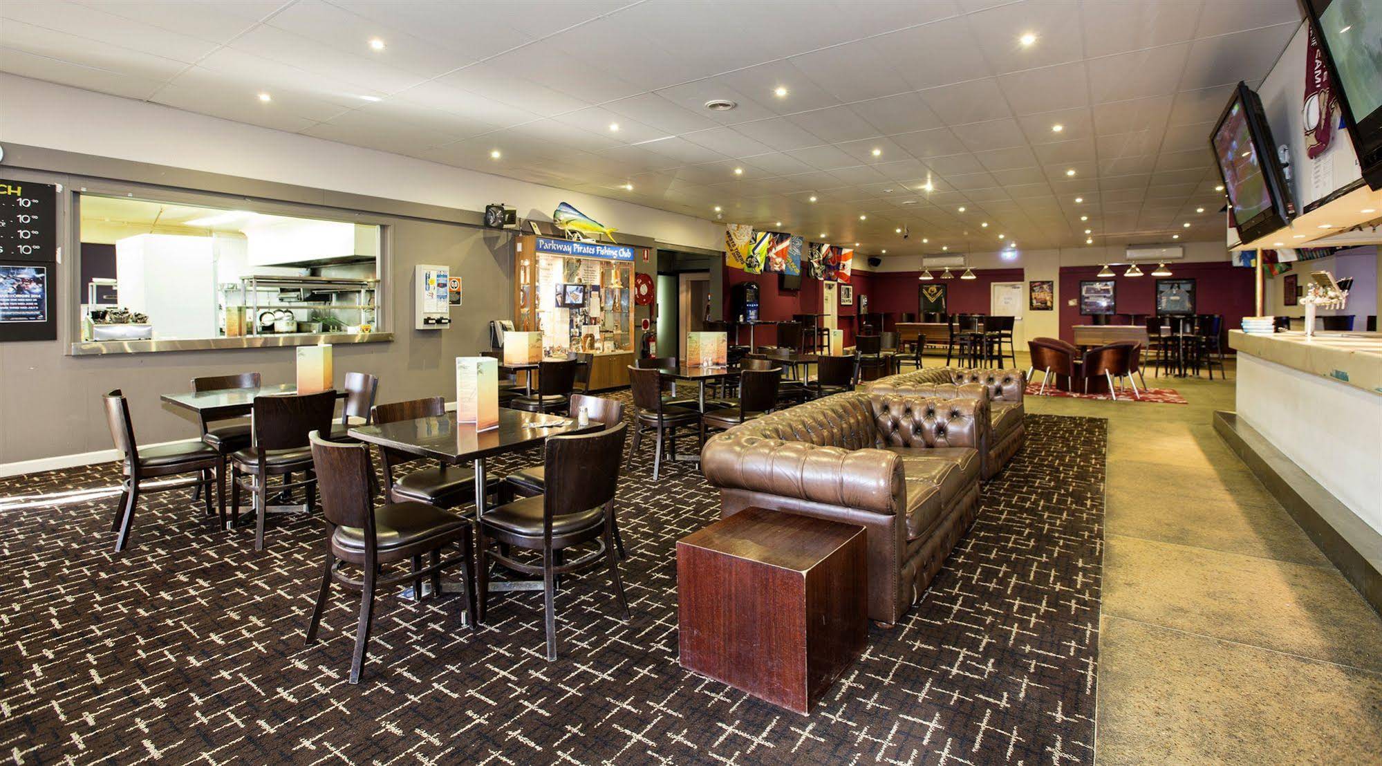 Parkway Hotel