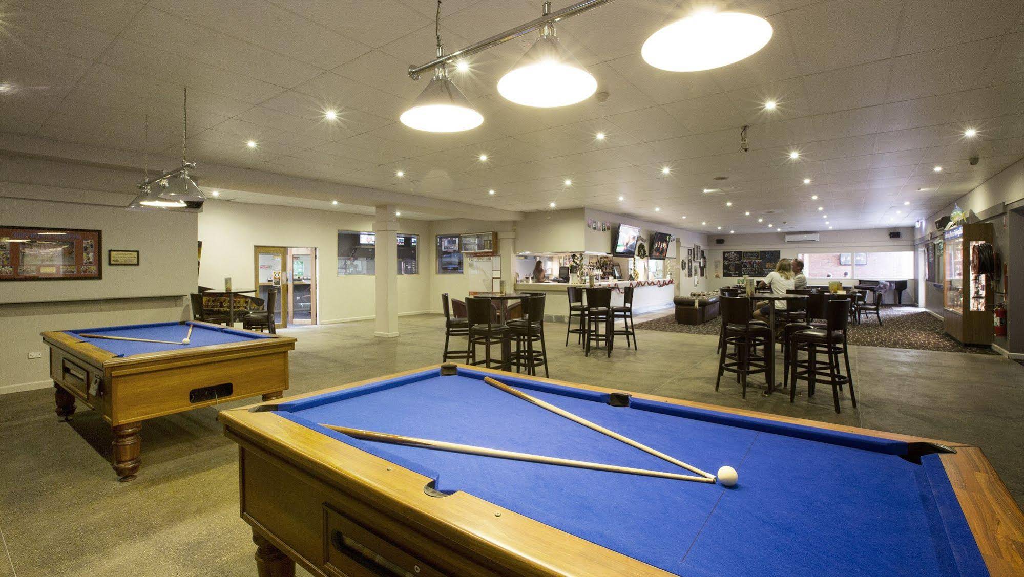 Parkway Hotel