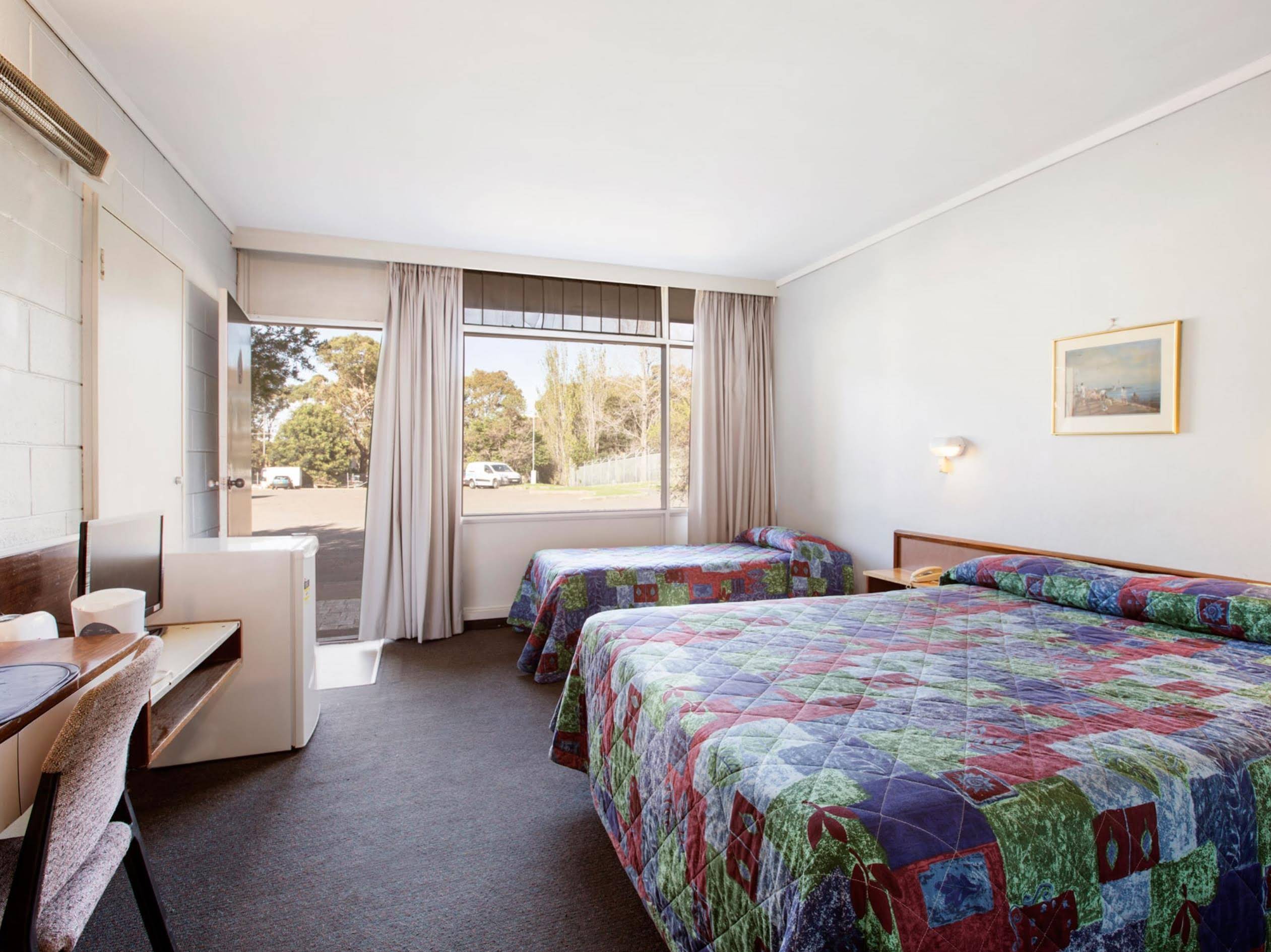 Parkway Hotel