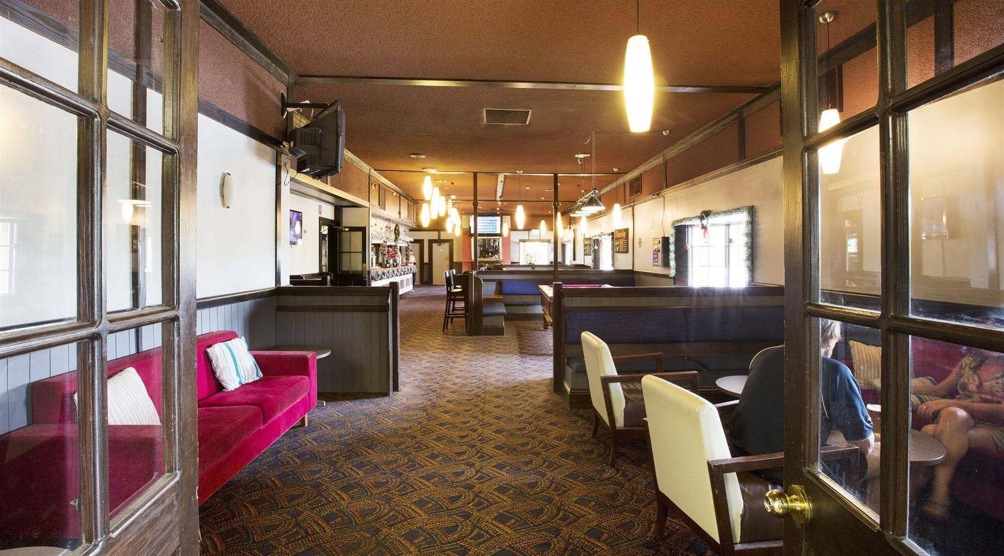 Parkway Hotel
