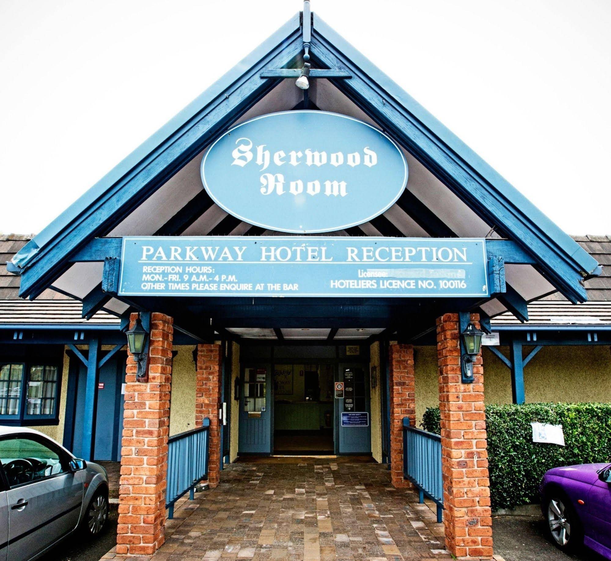 Parkway Hotel