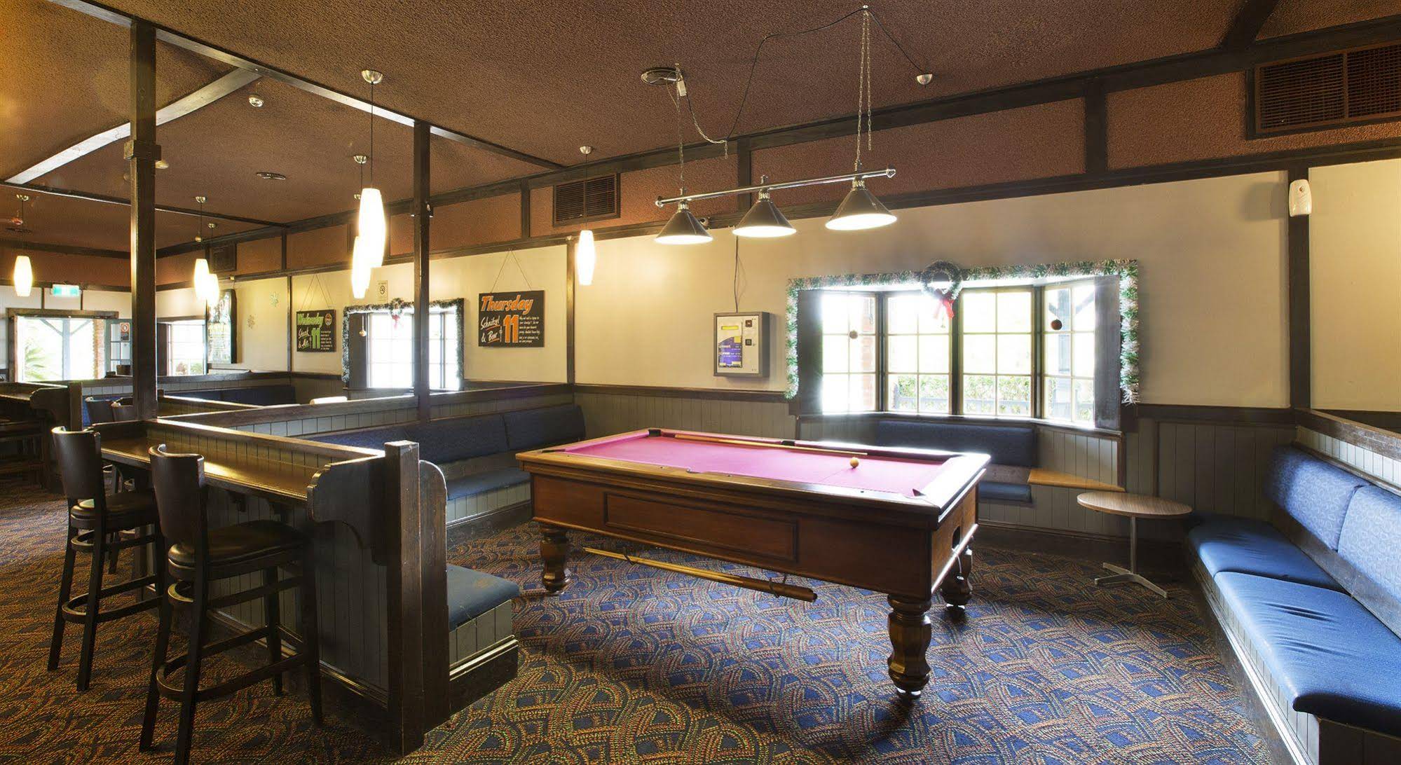 Parkway Hotel