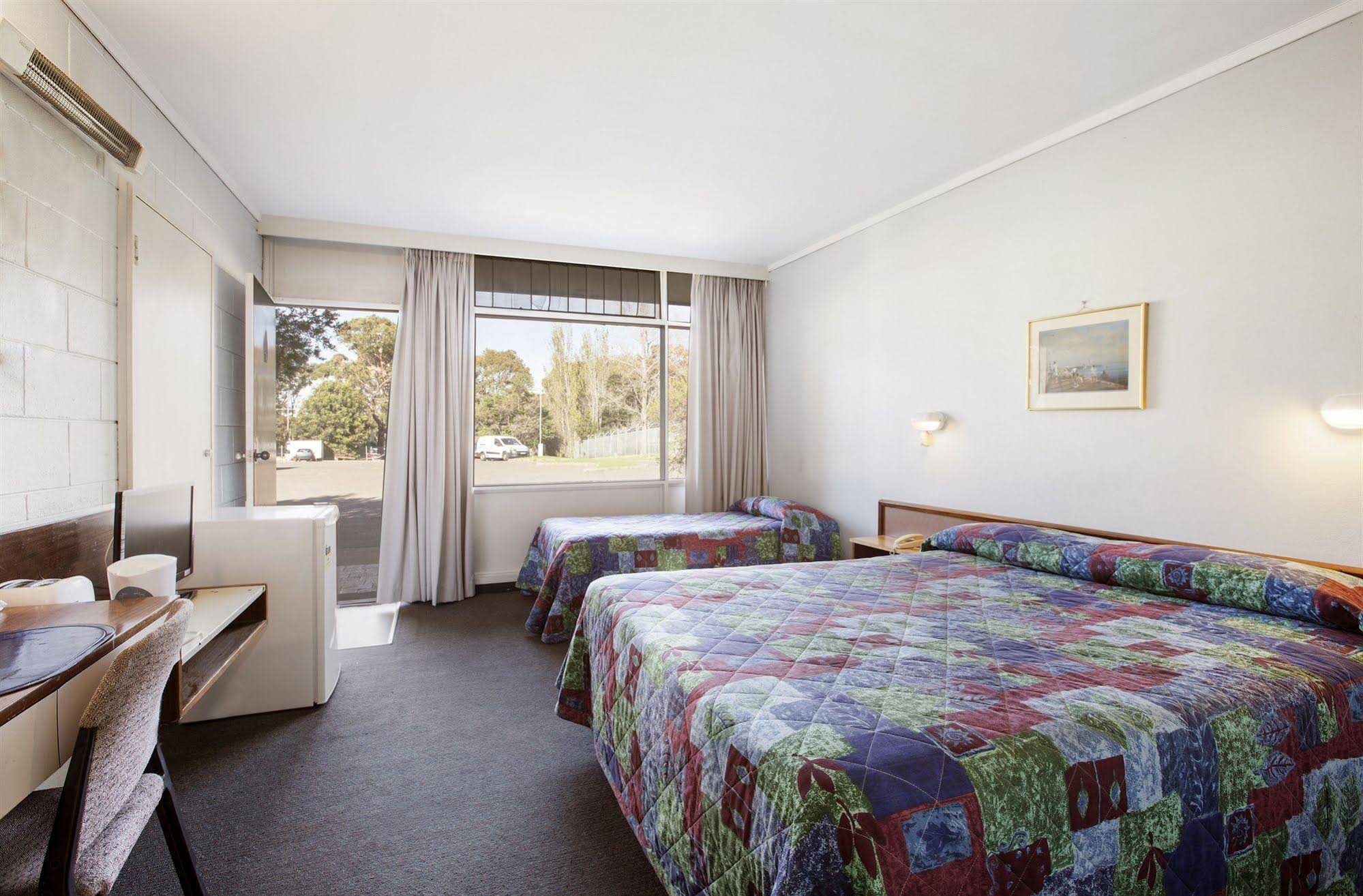Parkway Hotel