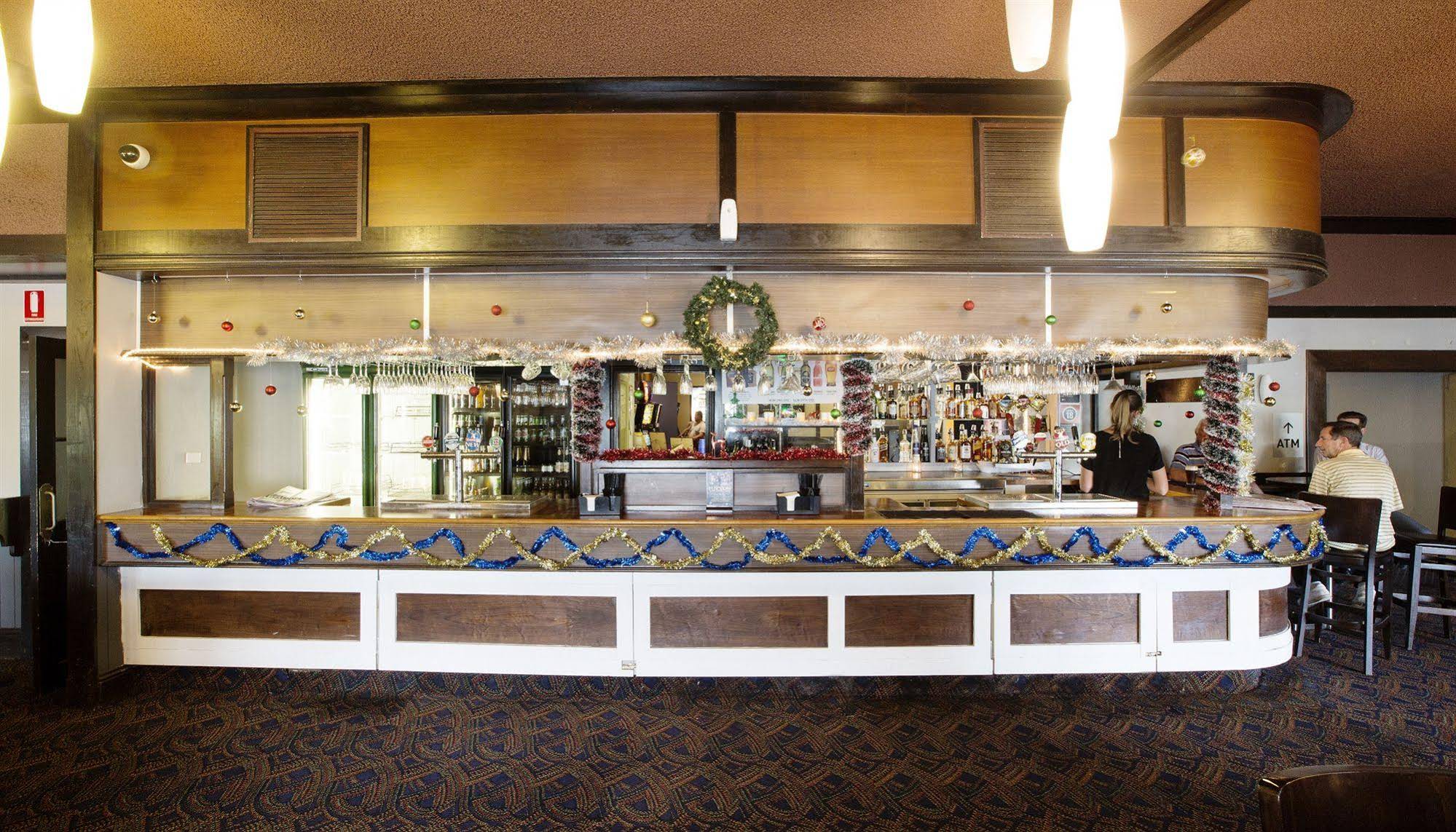 Parkway Hotel