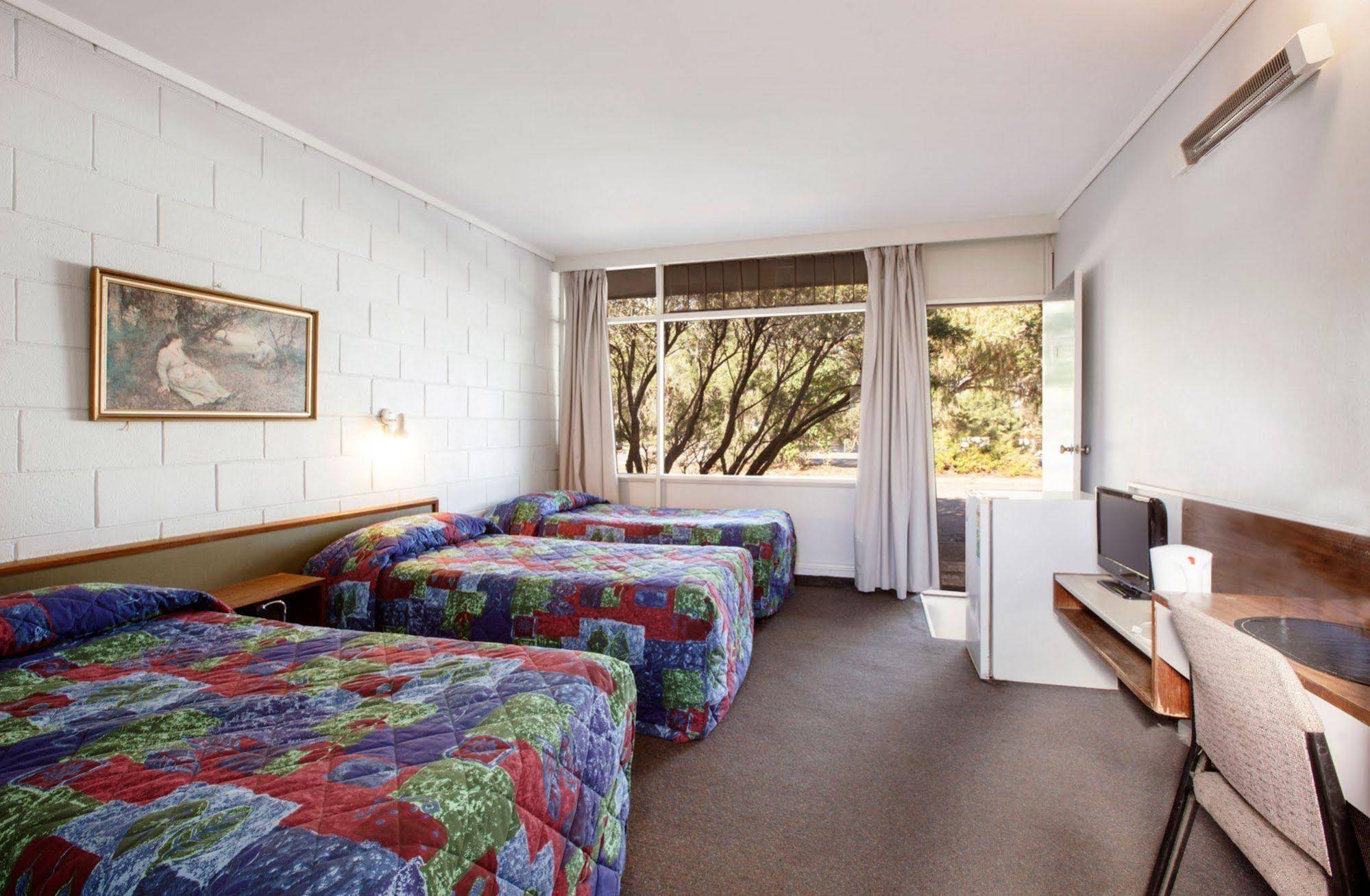 Parkway Hotel