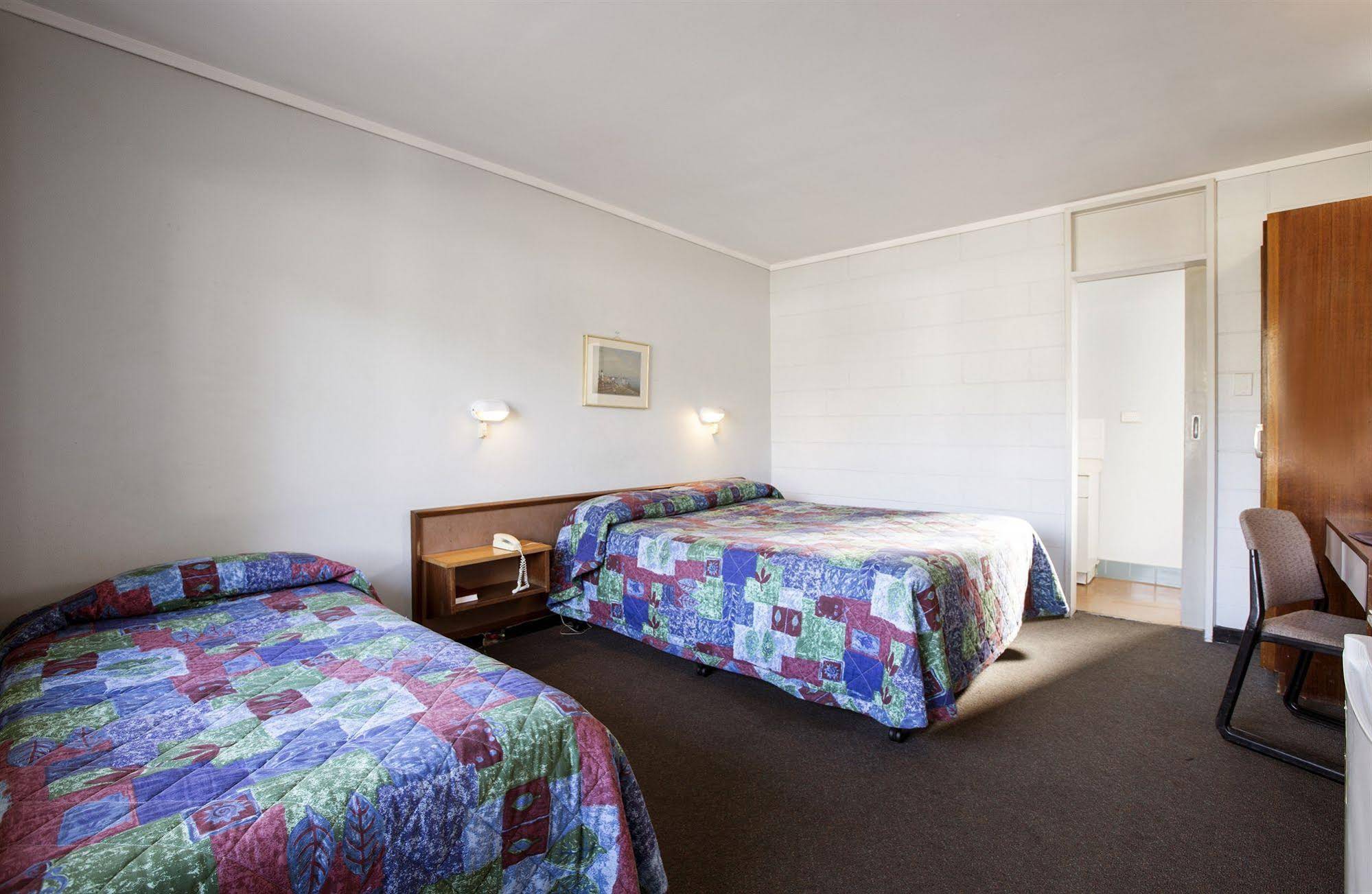 Parkway Hotel