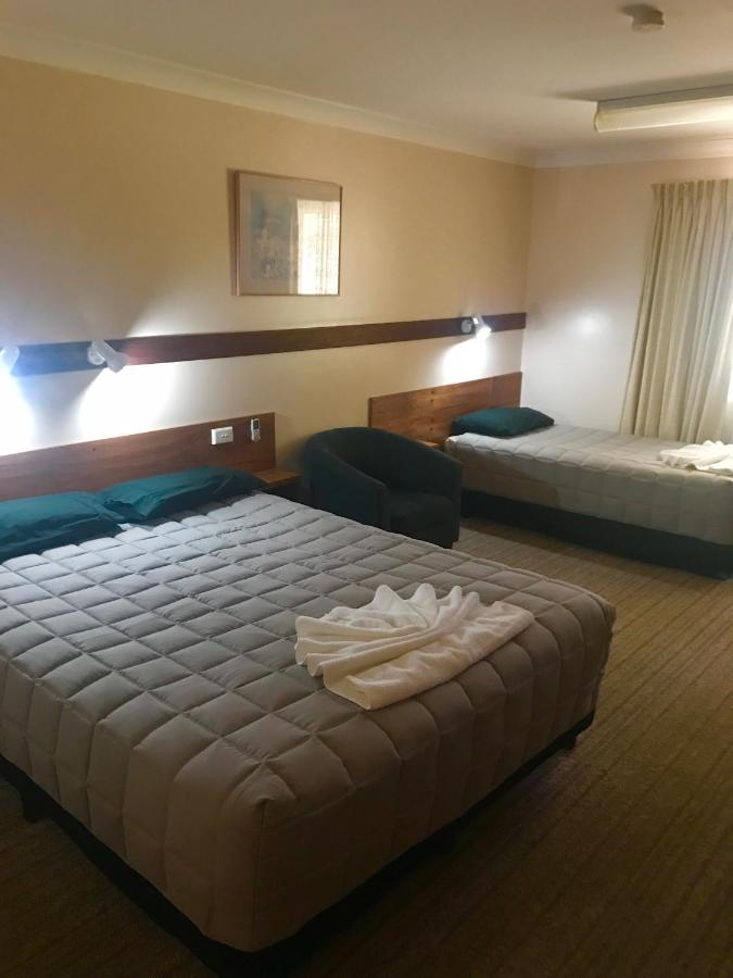 Castlereagh Motor Inn