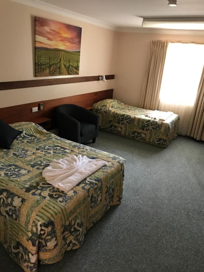 Castlereagh Motor Inn