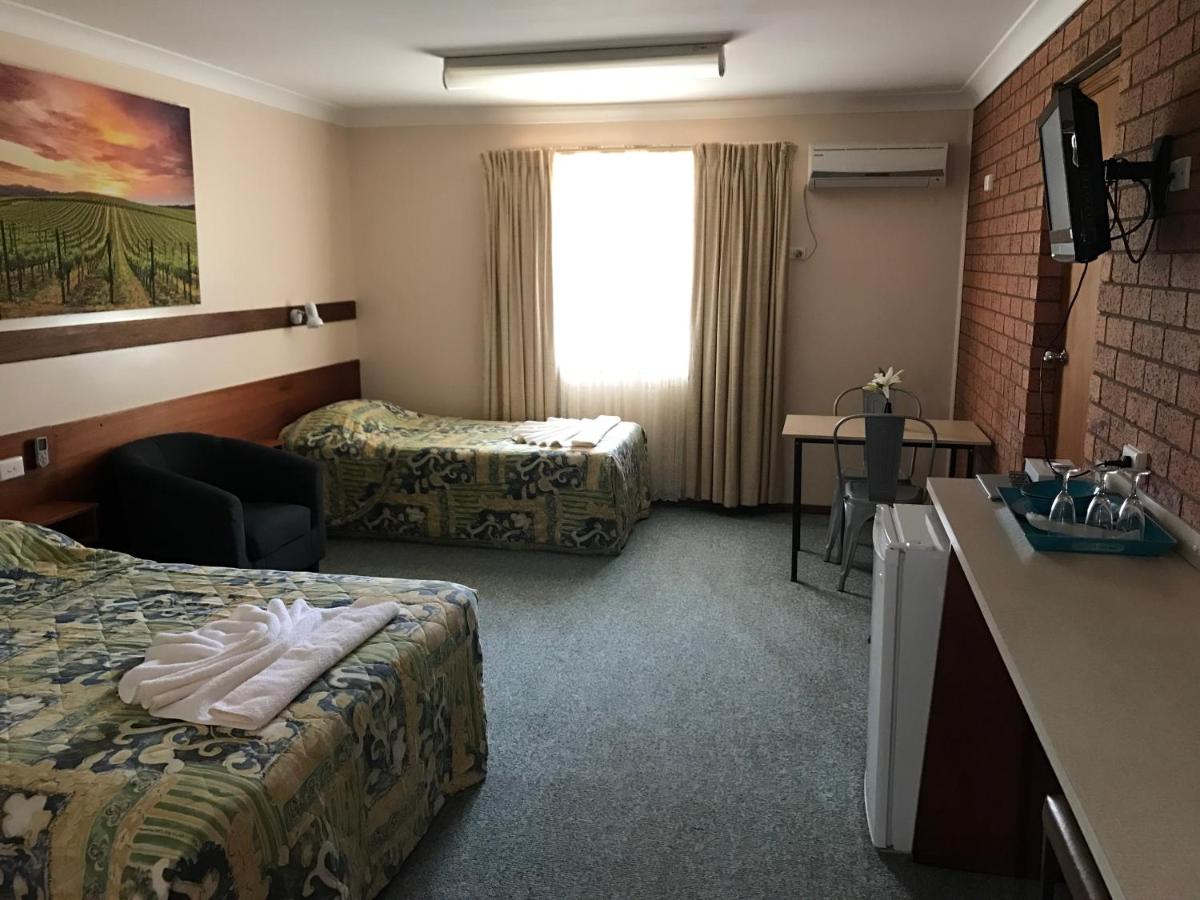 Castlereagh Motor Inn