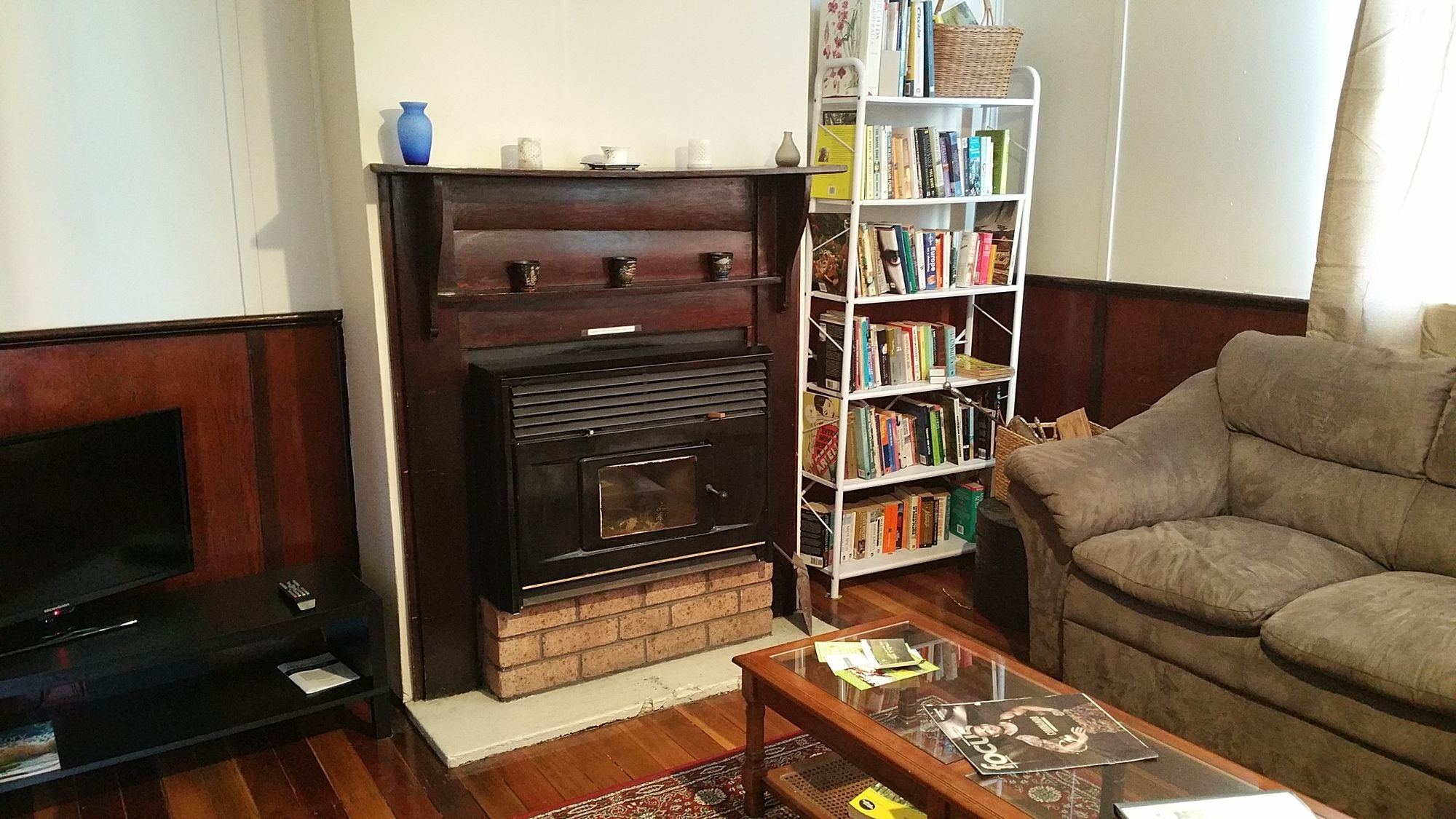 16 Gregson Silky Oaks