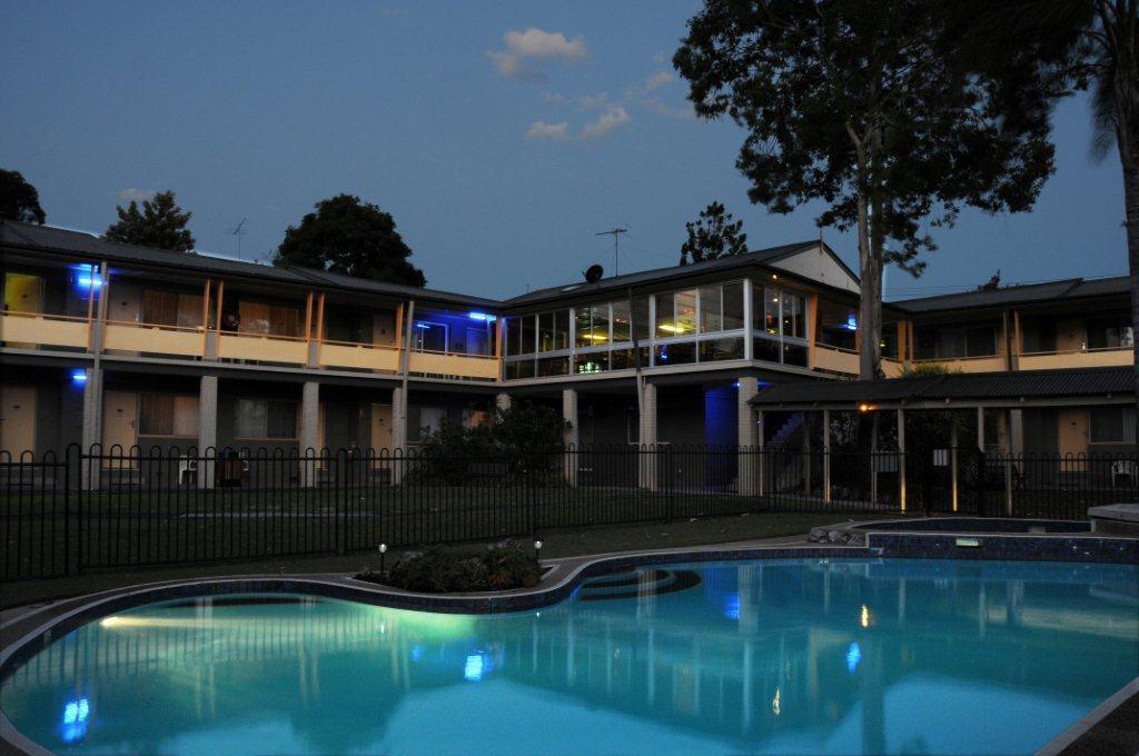 Buketts Way Motel and Restaurant