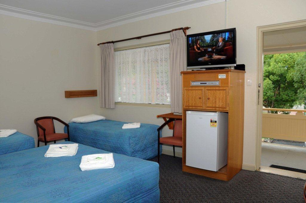 Buketts Way Motel and Restaurant