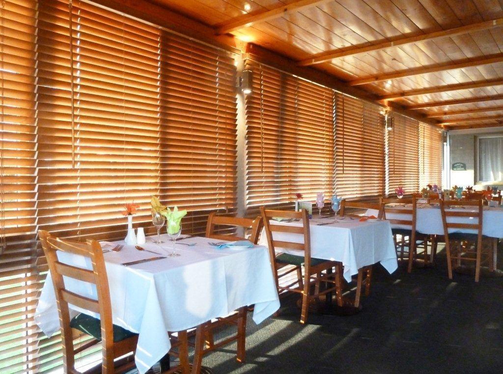 Buketts Way Motel and Restaurant