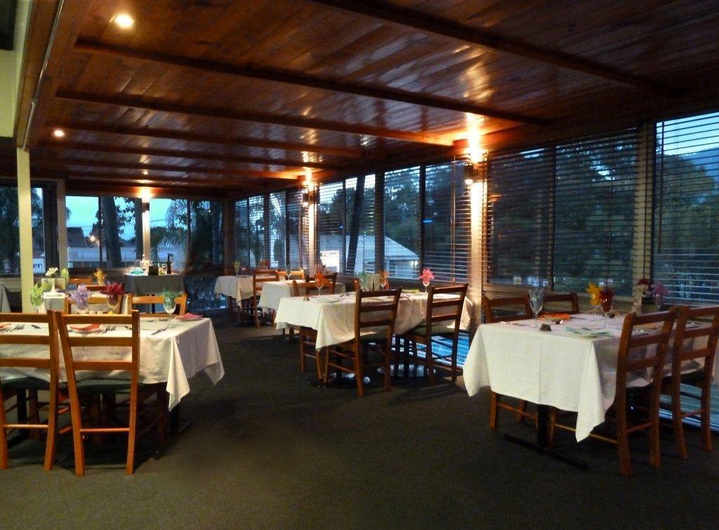 Buketts Way Motel and Restaurant